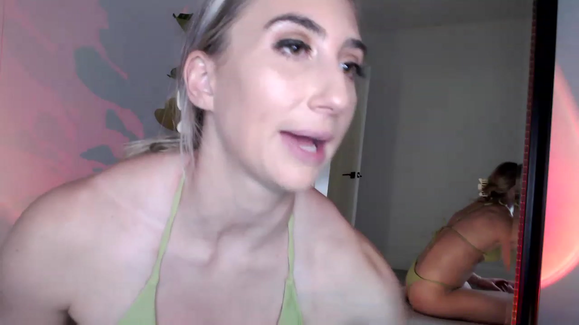 Gallery image thumbnail from xoxMikkixox's myfreecams stream on, 03/15/2023, 04:29 image 2 of 20