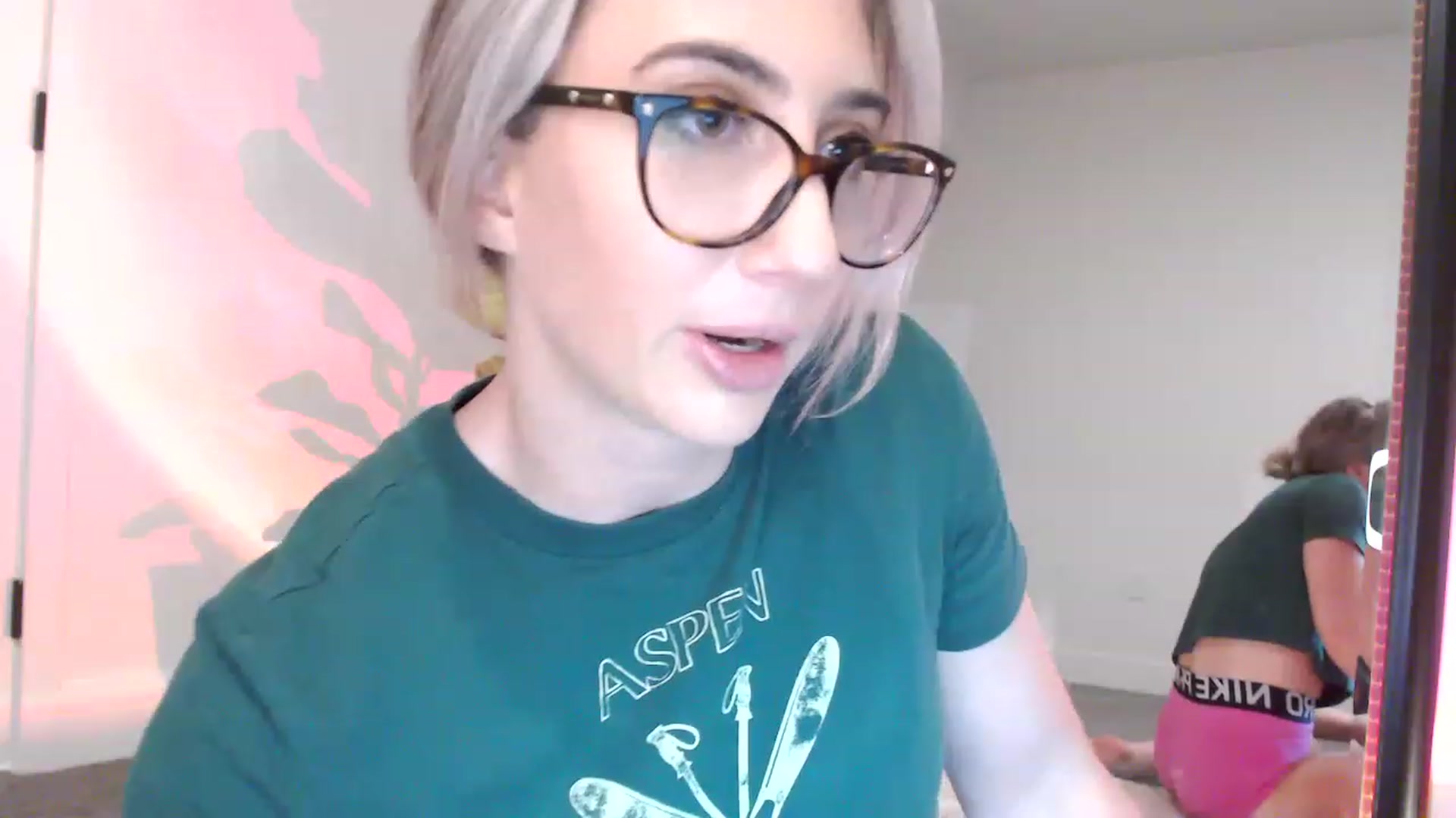 Gallery image thumbnail from xoxMikkixox's myfreecams stream on, 03/16/2023, 03:35 image 5 of 20