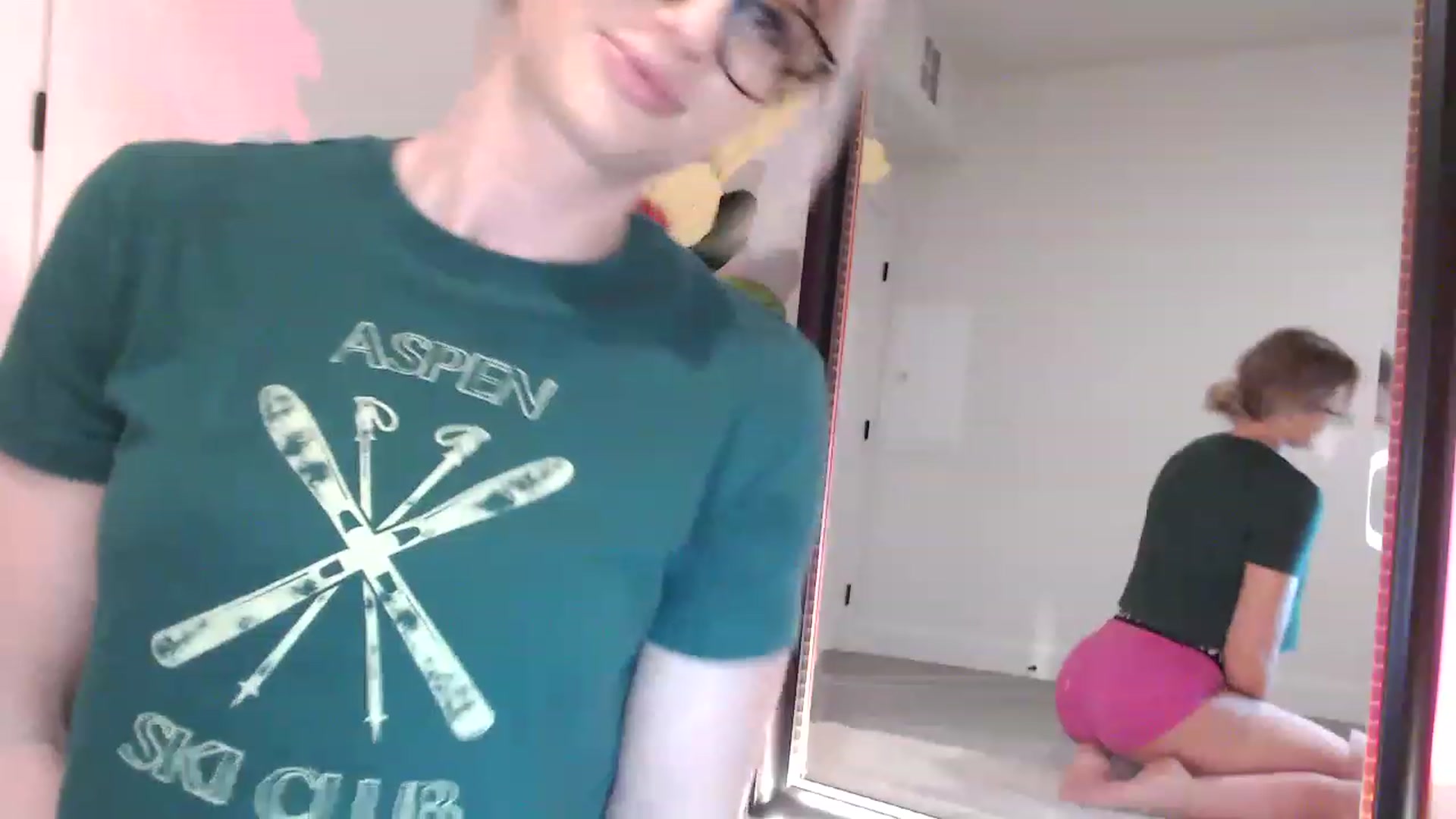 Gallery image thumbnail from xoxMikkixox's myfreecams stream on, 03/16/2023, 03:35 image 10 of 20