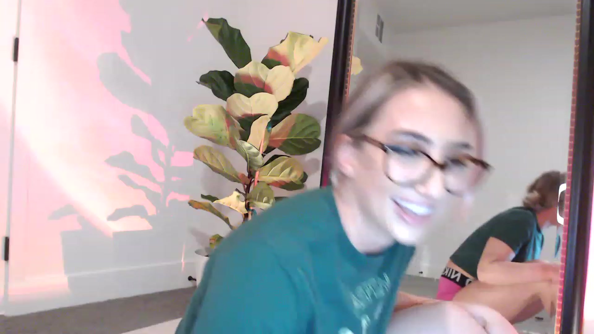 Gallery image thumbnail from xoxMikkixox's myfreecams stream on, 03/16/2023, 03:35 image 15 of 20