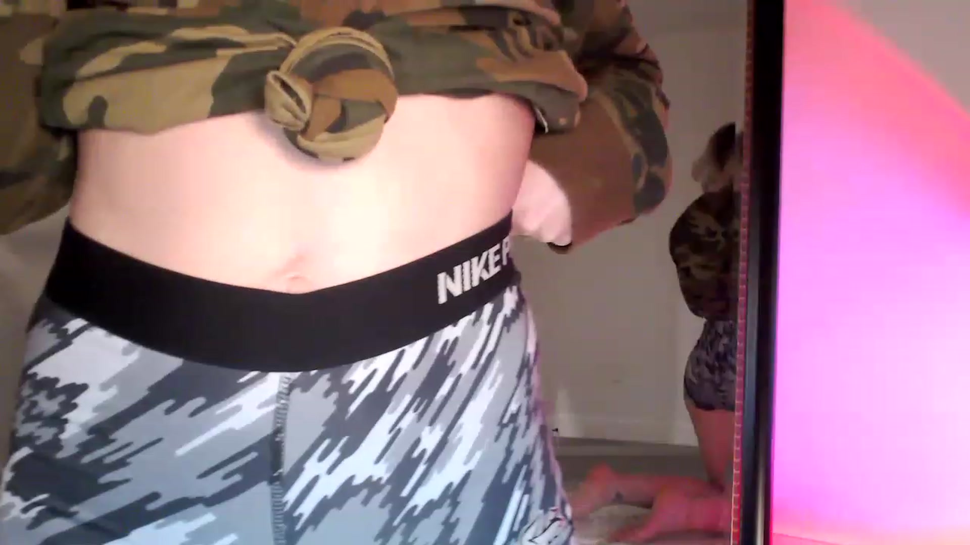 Gallery image thumbnail from xoxMikkixox's myfreecams stream on, 03/23/2023, 03:35 image 2 of 20