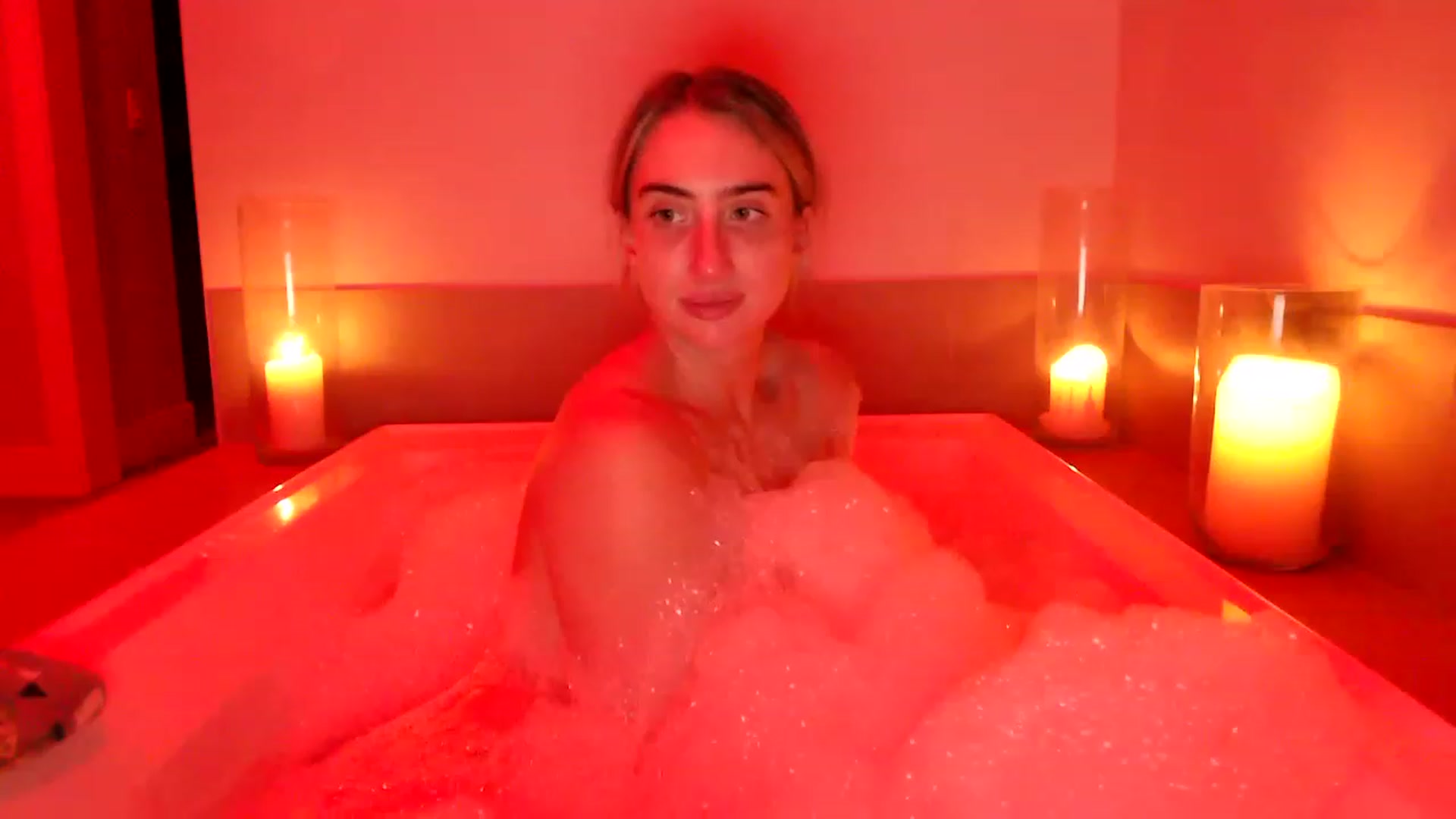 Gallery image thumbnail from xoxMikkixox's myfreecams stream on, 03/30/2023, 05:02 image 9 of 20