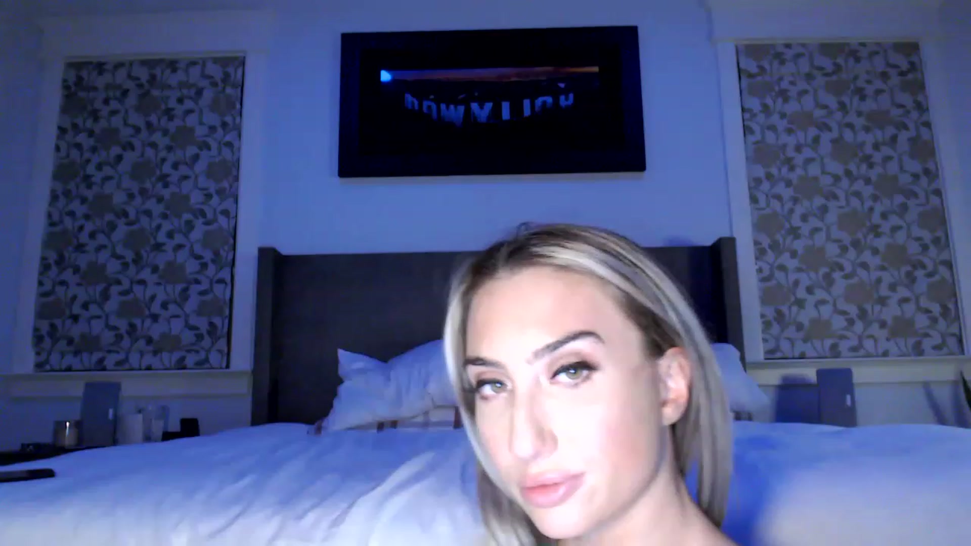 Gallery image thumbnail from xoxMikkixox's myfreecams stream on, 04/01/2023, 04:18 image 20 of 20