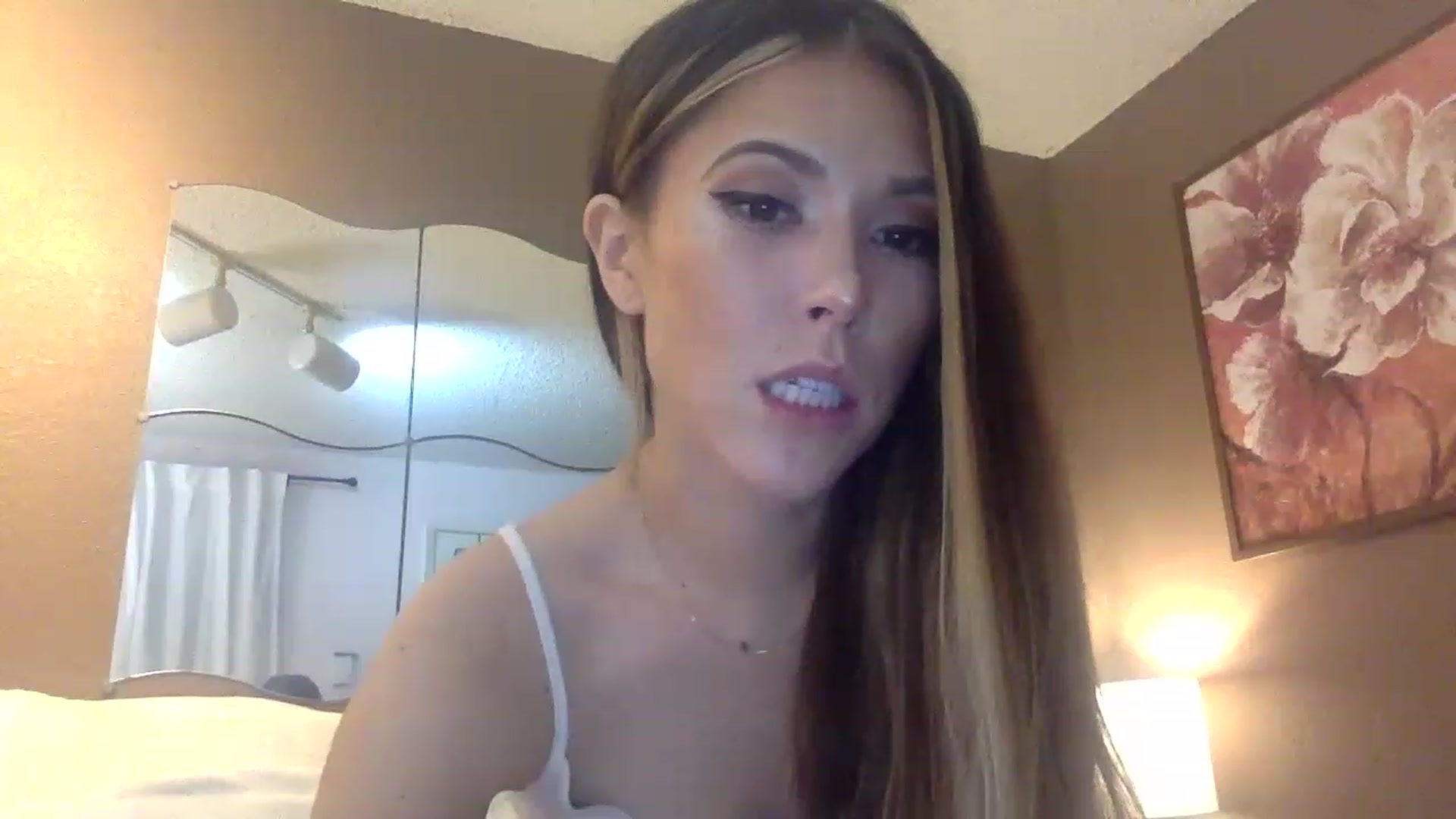 Gallery image thumbnail from xoxo__liz's myfreecams stream on, 01/09/2023, 08:06 image 18 of 20