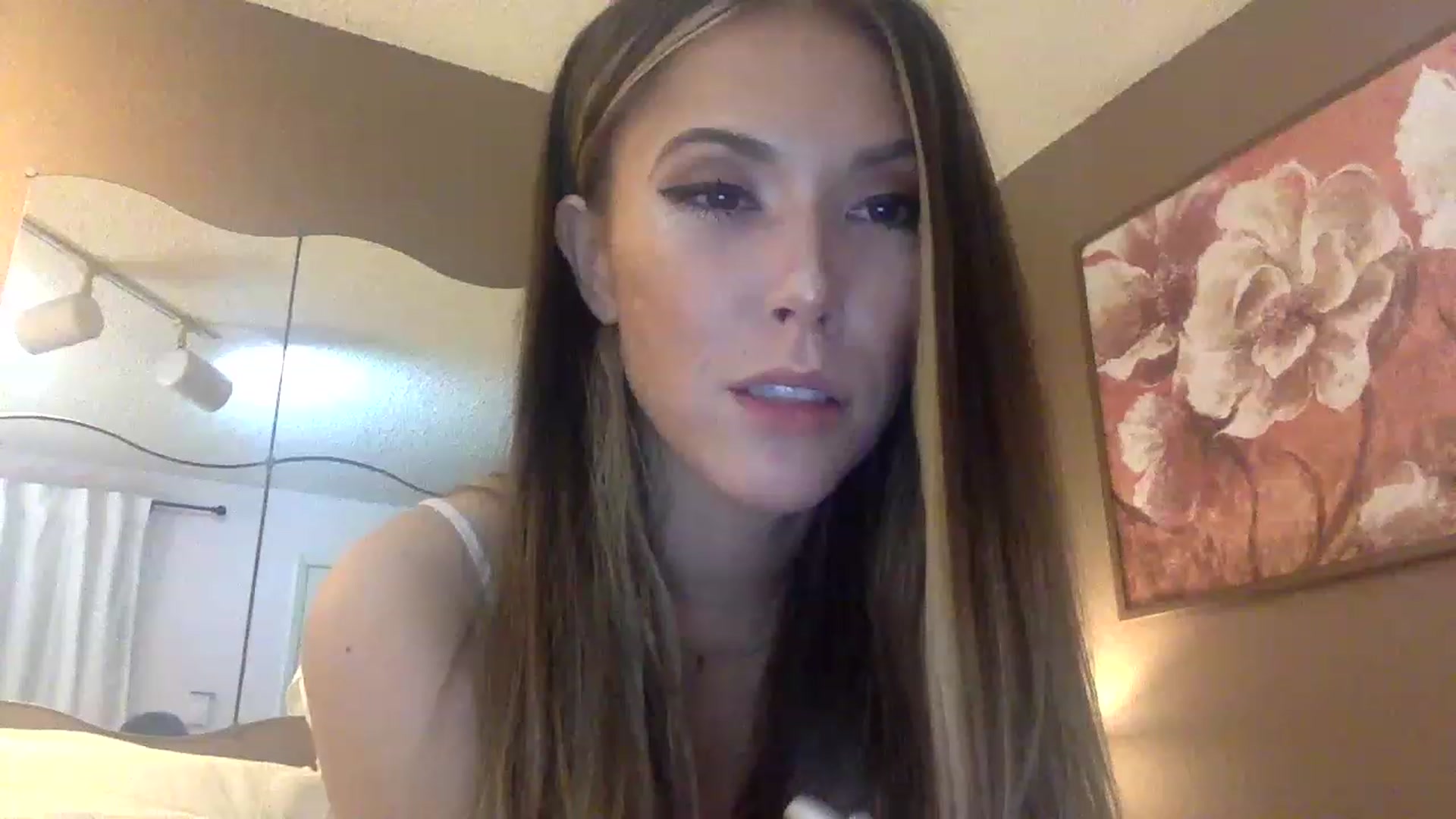 Gallery image thumbnail from xoxo__liz's myfreecams stream on, 01/09/2023, 08:06 image 14 of 20