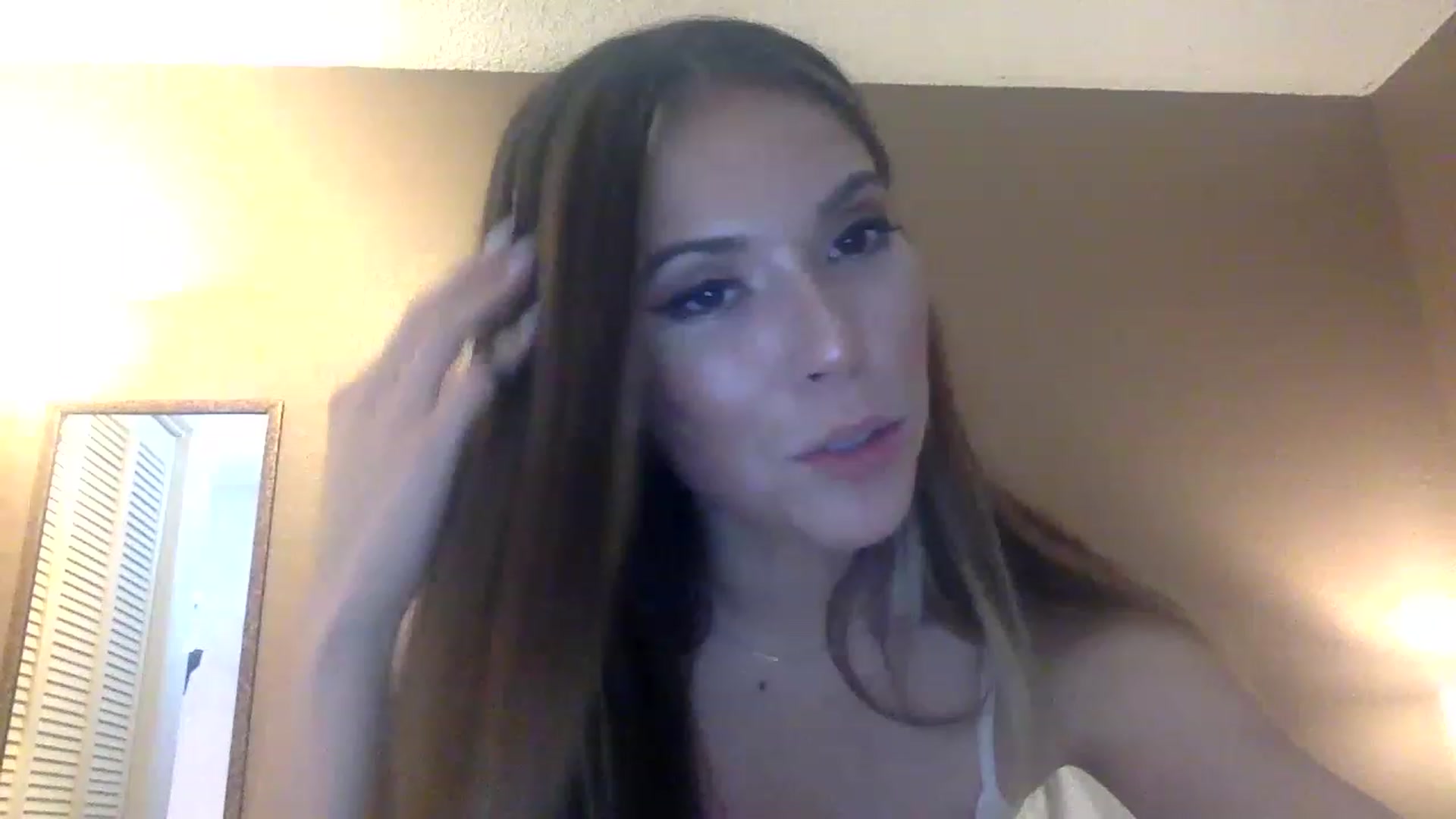 Gallery image thumbnail from xoxo__liz's myfreecams stream on, 01/09/2023, 11:41 image 8 of 20