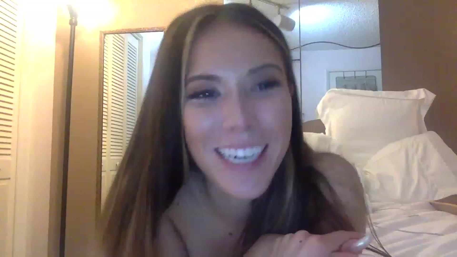 Gallery image thumbnail from xoxo__liz's myfreecams stream on, 01/09/2023, 11:41 image 18 of 20