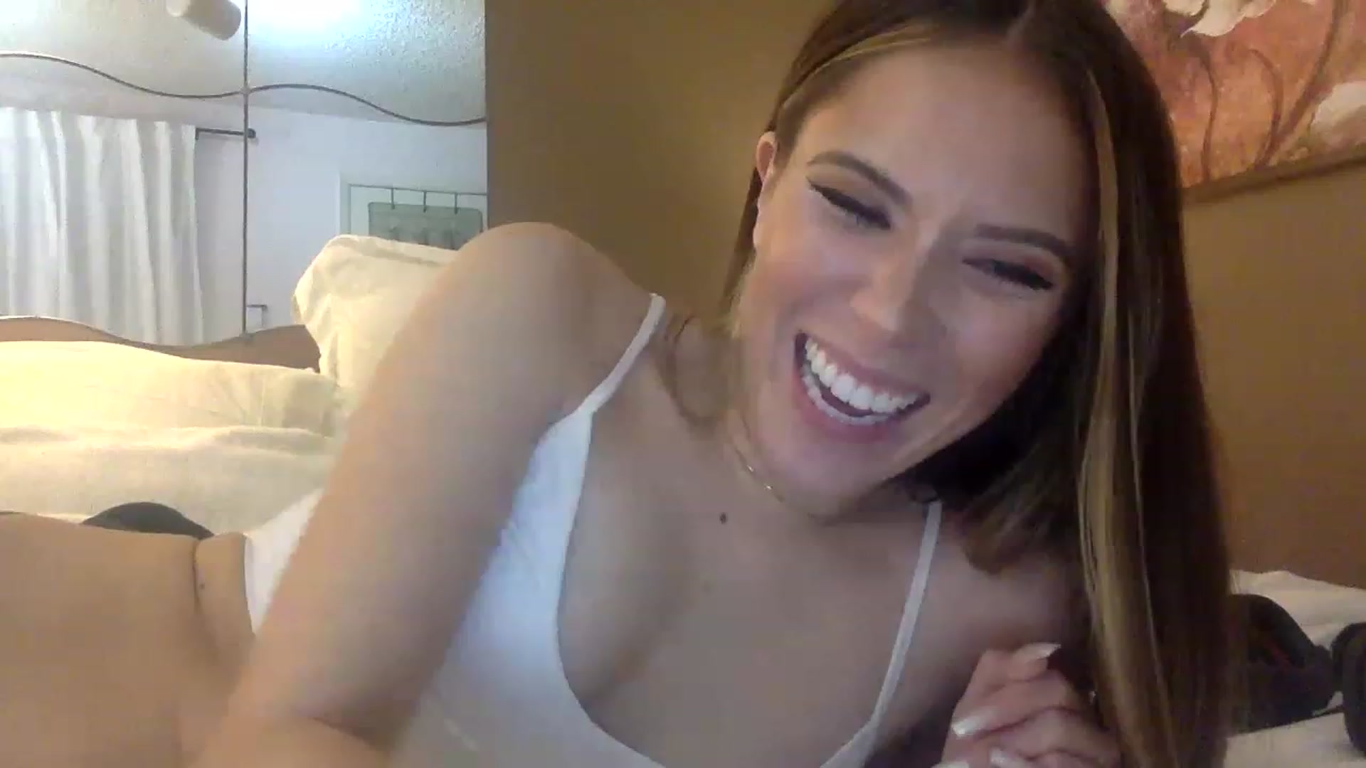 Gallery image thumbnail from xoxo__liz's myfreecams stream on, 01/09/2023, 11:41 image 14 of 20