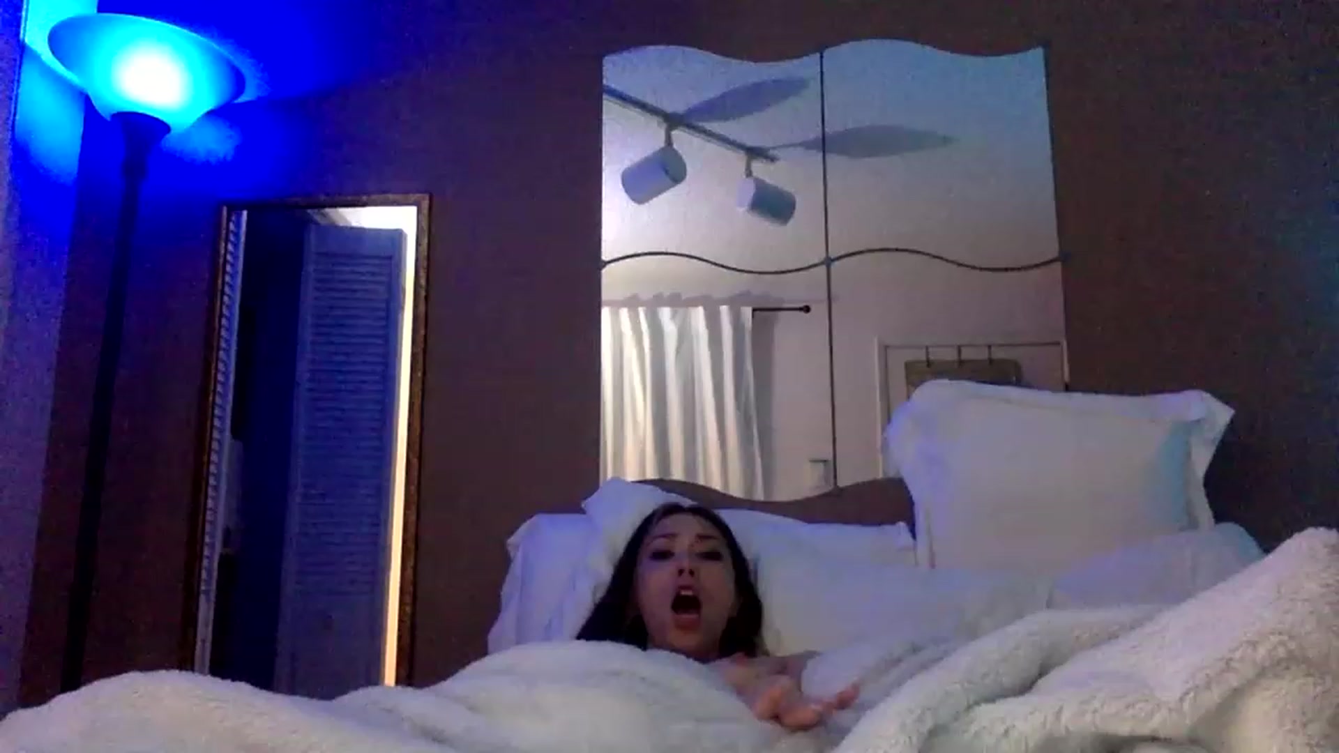 Gallery image thumbnail from xoxo__liz's myfreecams stream on, 01/10/2023, 08:05 image 10 of 20