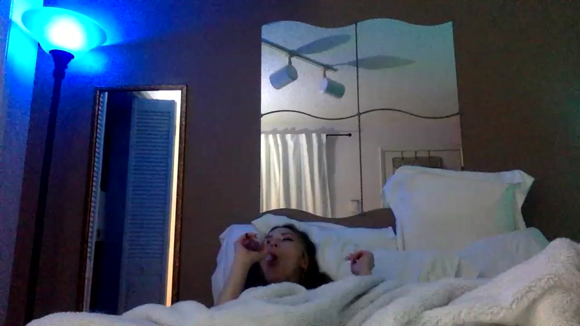 Gallery image thumbnail from xoxo__liz's myfreecams stream on, 01/10/2023, 08:05 image 12 of 20