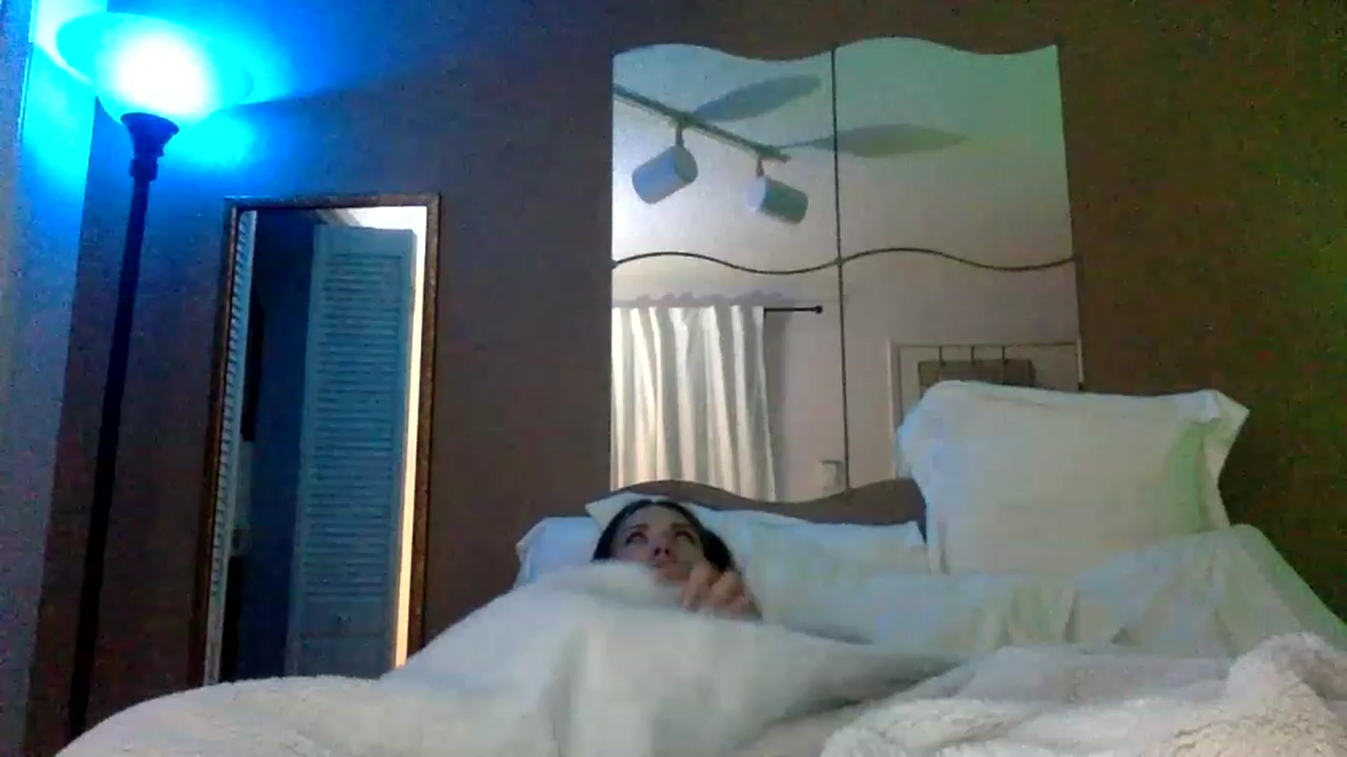 Gallery image thumbnail from xoxo__liz's myfreecams stream on, 01/10/2023, 08:05 image 16 of 20