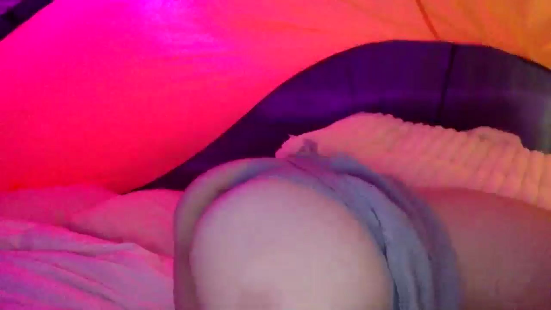 Gallery image thumbnail from xoxo__liz's myfreecams stream on, 01/01/2025, 14:51 image 6 of 20