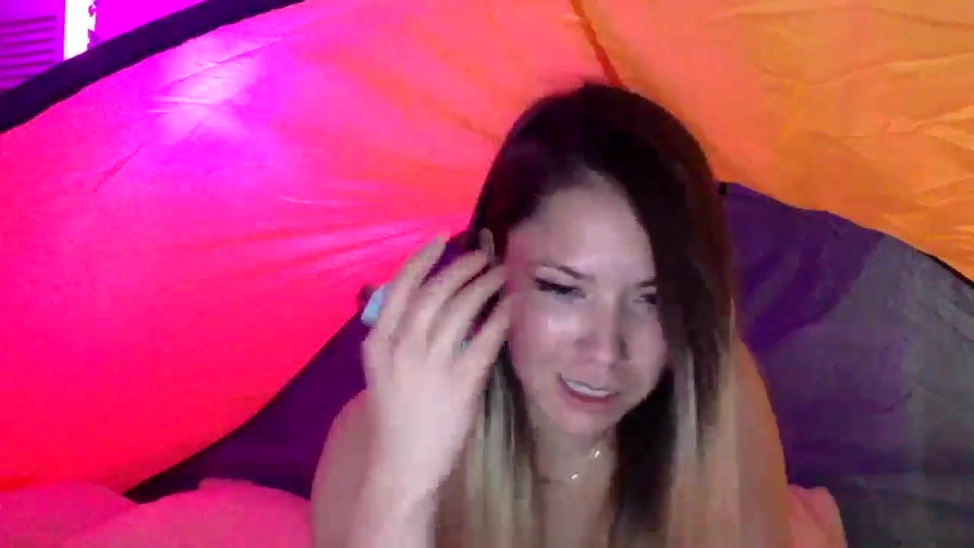 Gallery image thumbnail from xoxo__liz's myfreecams stream on, 01/01/2025, 14:51 image 2 of 20