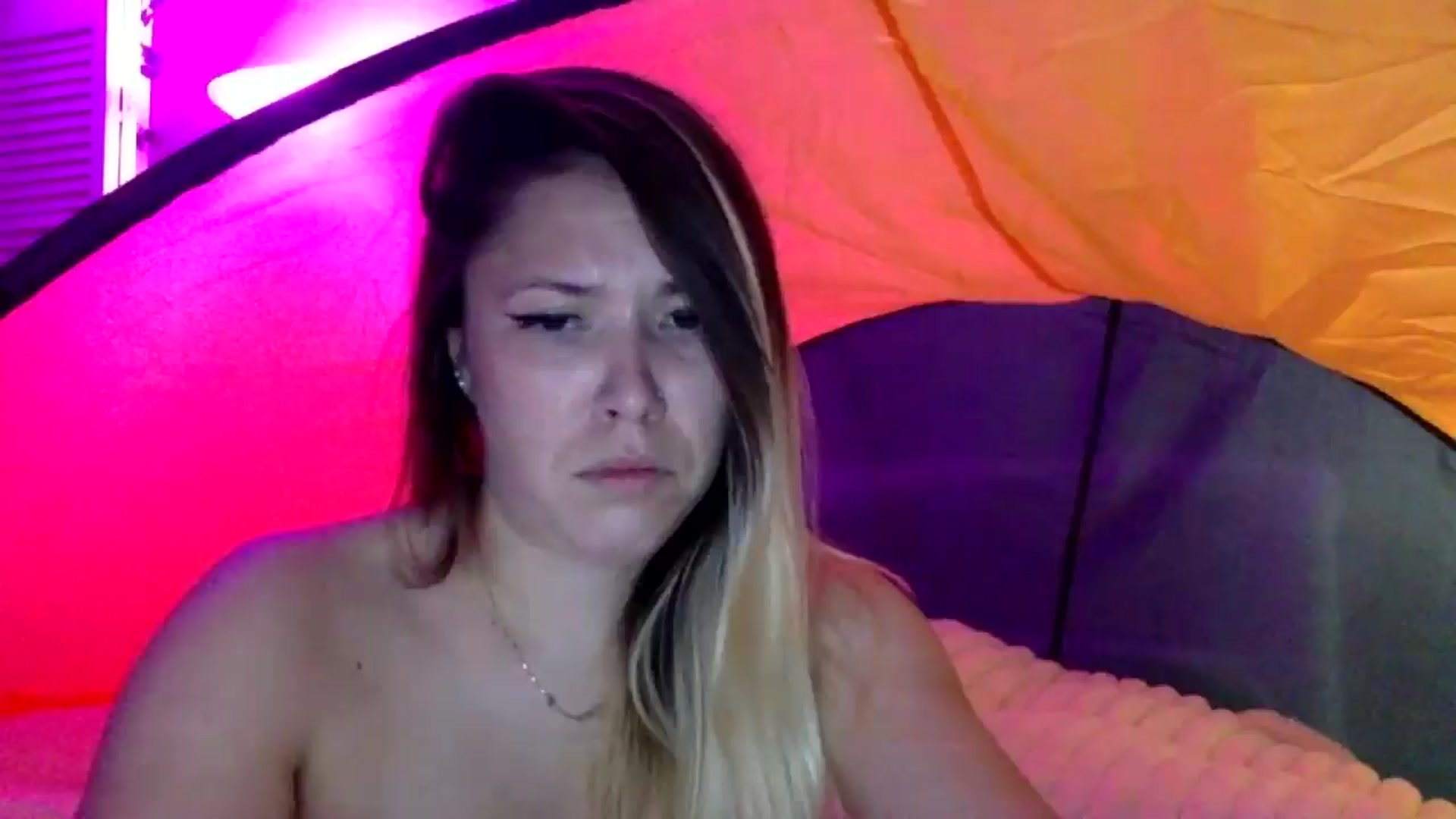 Gallery image thumbnail from xoxo__liz's myfreecams stream on, 01/01/2025, 14:51 image 8 of 20