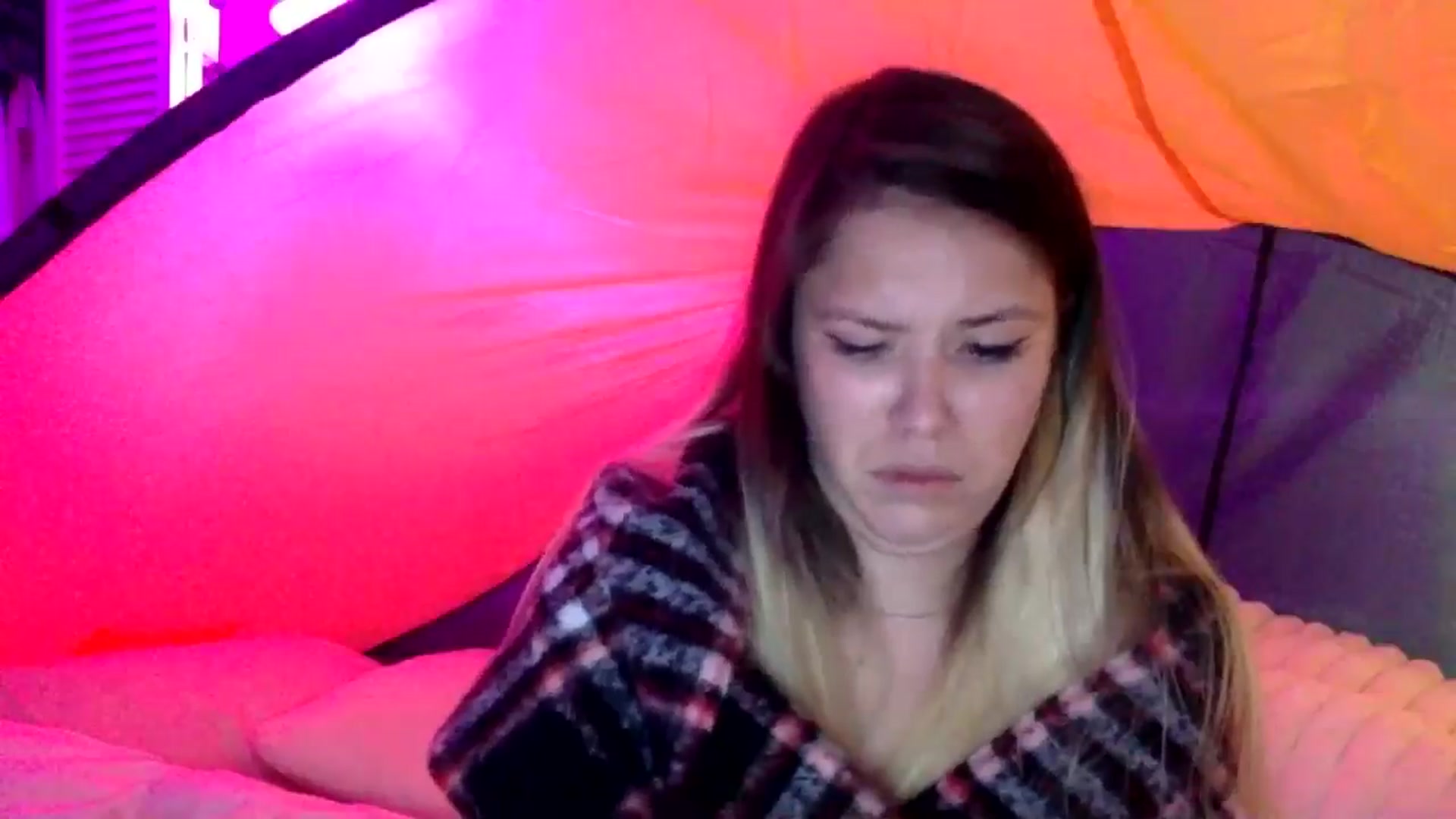 Gallery image thumbnail from xoxo__liz's myfreecams stream on, 01/01/2025, 14:51 image 13 of 20