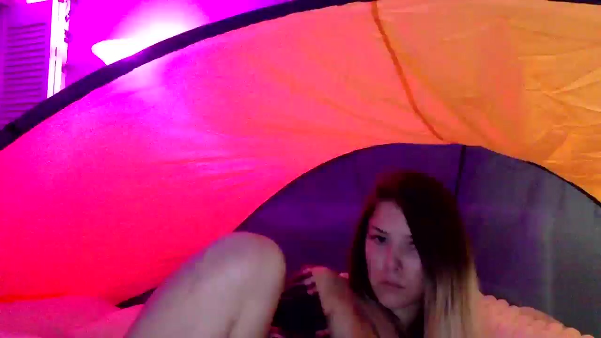 Gallery image thumbnail from xoxo__liz's myfreecams stream on, 01/01/2025, 14:51 image 10 of 20