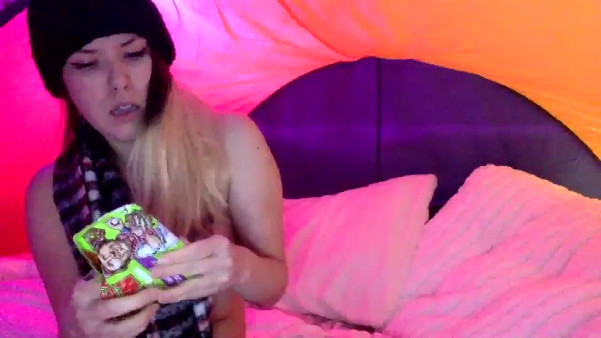 Gallery image thumbnail from xoxo__liz's myfreecams stream on, 01/01/2025, 14:51 image 16 of 20