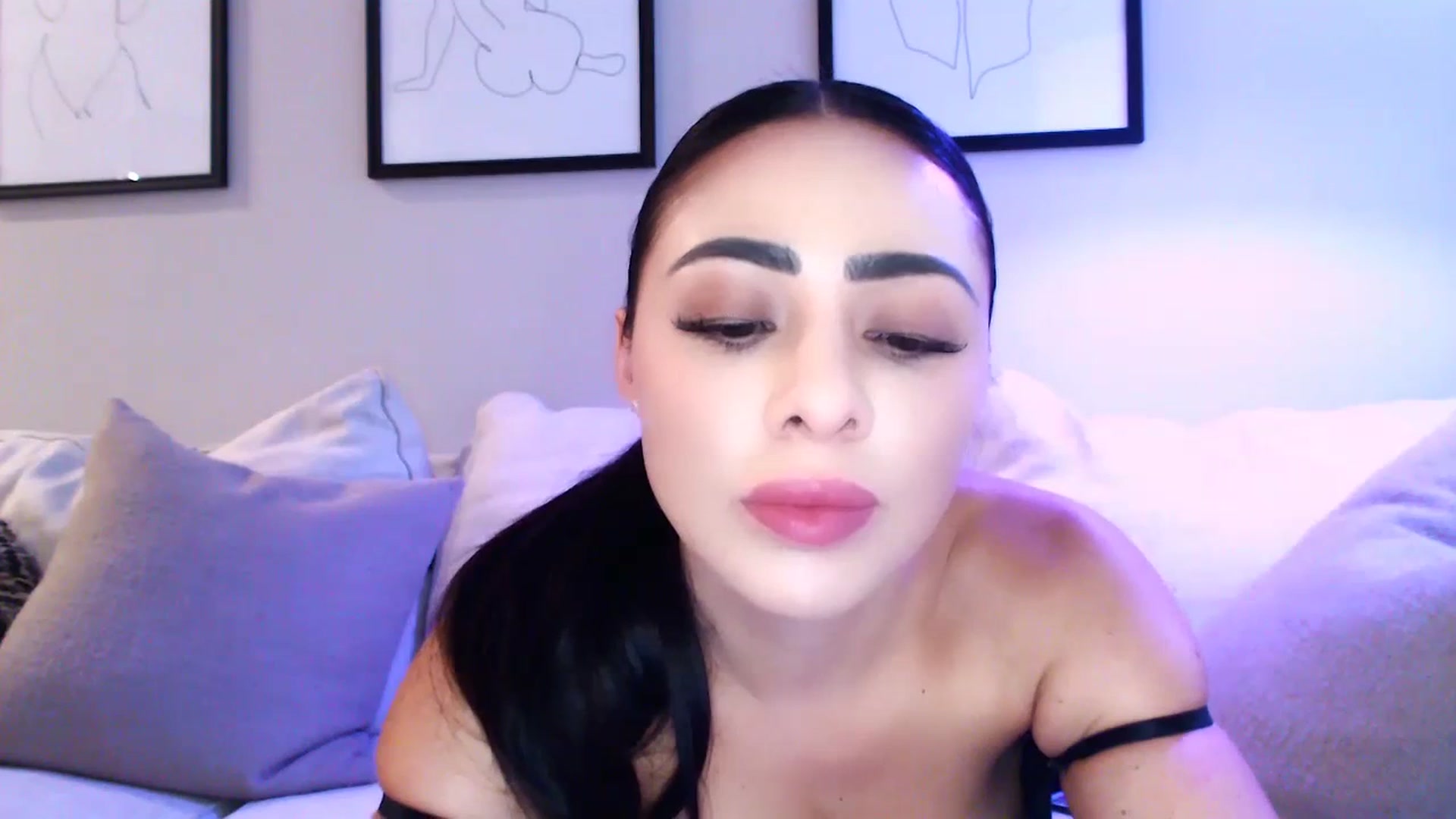 Gallery image thumbnail from xoxobnks's myfreecams stream on, 07/12/2023, 01:12 image 2 of 20