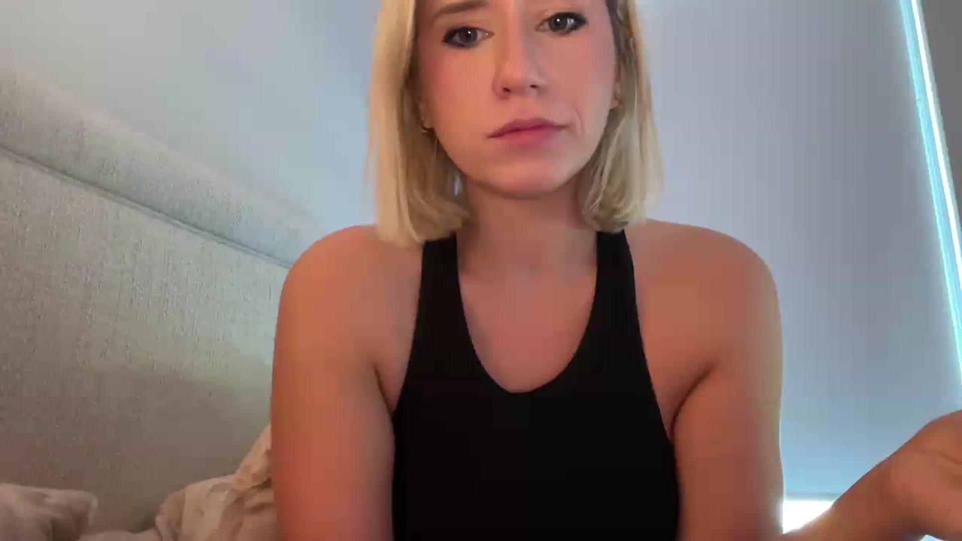 Gallery image thumbnail from xoxoxjenn's myfreecams stream on, 08/11/2026, 17:48 image 3 of 20