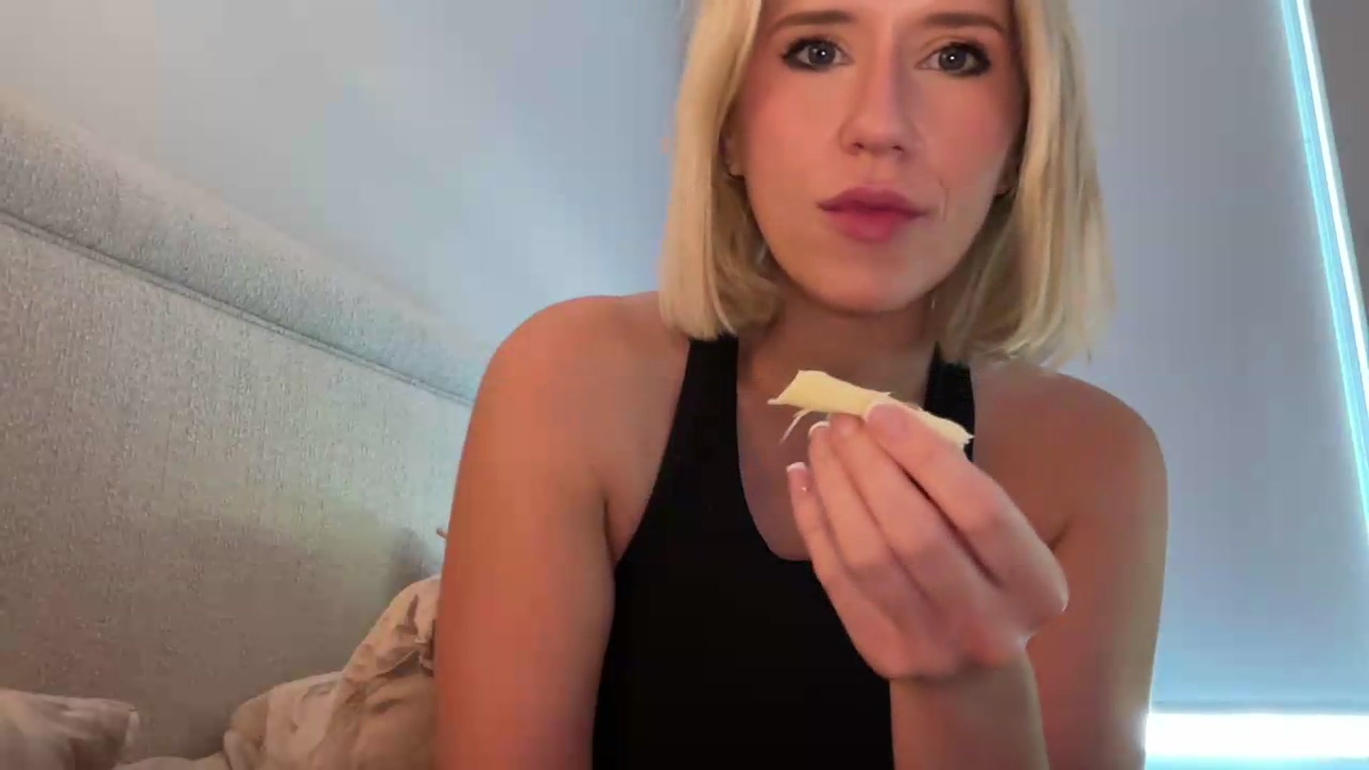 Gallery image thumbnail from xoxoxjenn's myfreecams stream on, 08/11/2026, 17:48 image 2 of 20