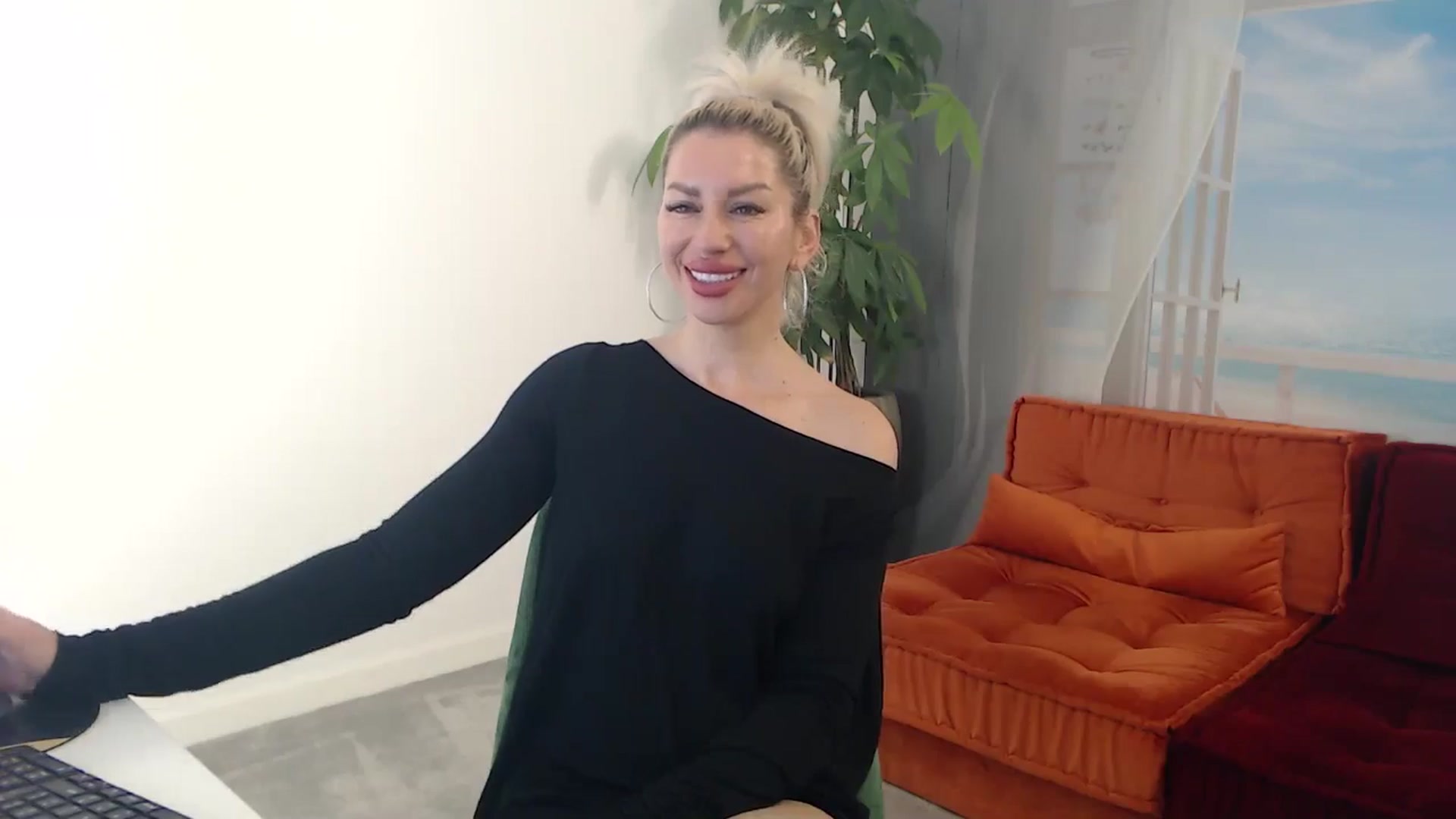 Gallery image thumbnail from xxBellaHotxxx's myfreecams stream on, 01/10/2025, 06:12 image 8 of 20