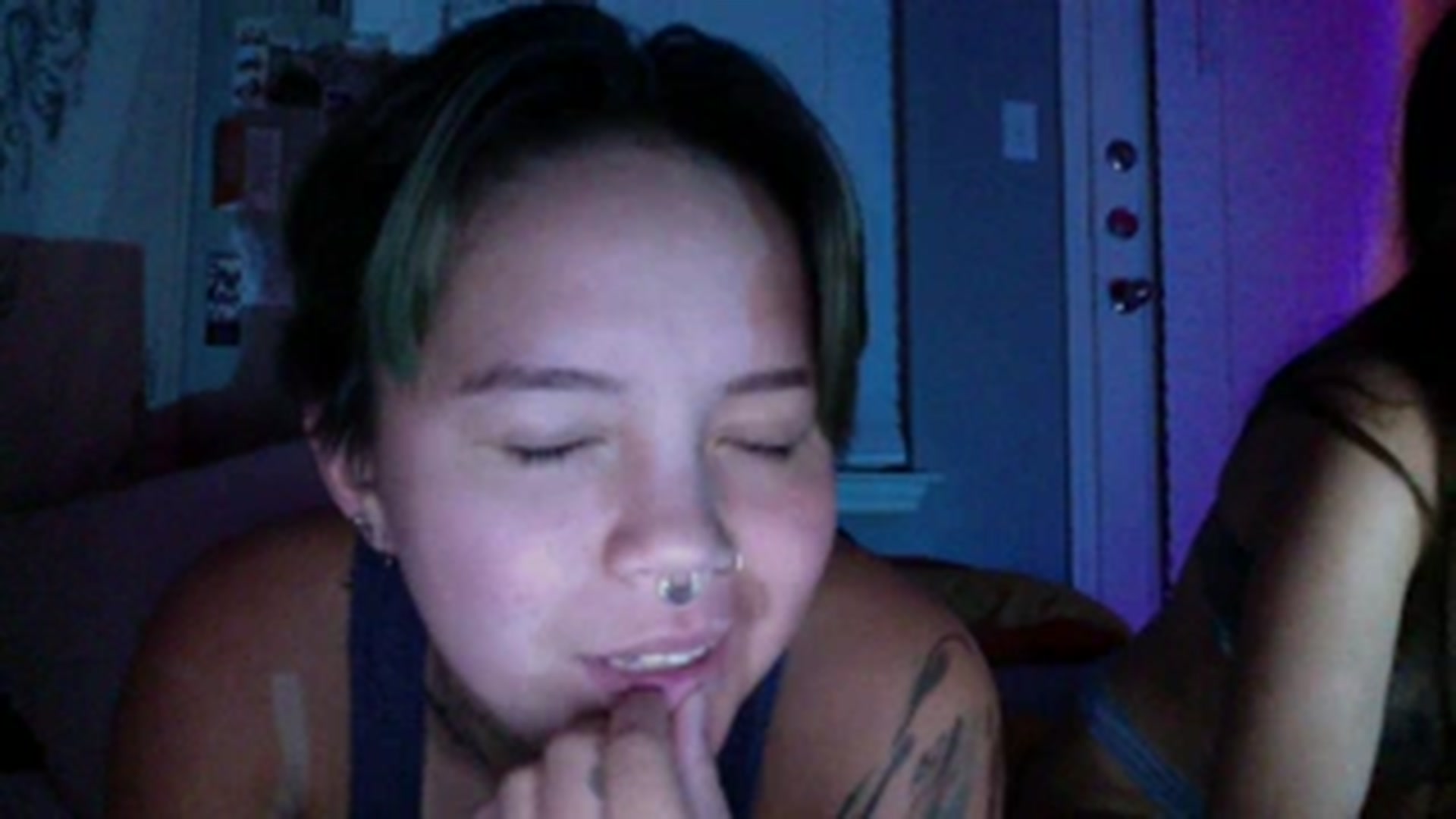 Gallery image thumbnail from xxRosesxx's myfreecams stream on, 08/17/2023, 06:33 image 13 of 20