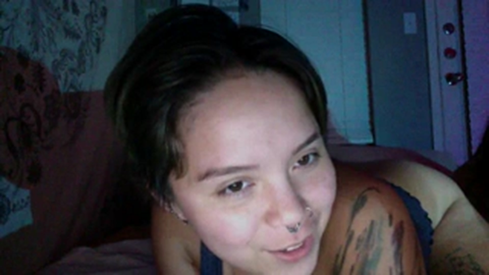 Gallery image thumbnail from xxRosesxx's myfreecams stream on, 08/17/2023, 06:33 image 6 of 20