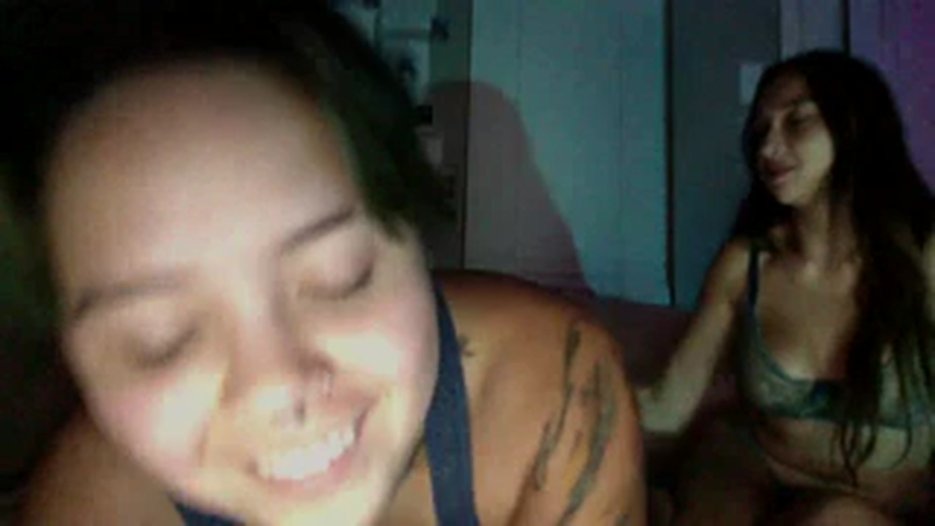 Gallery image thumbnail from xxRosesxx's myfreecams stream on, 08/17/2023, 06:33 image 4 of 20