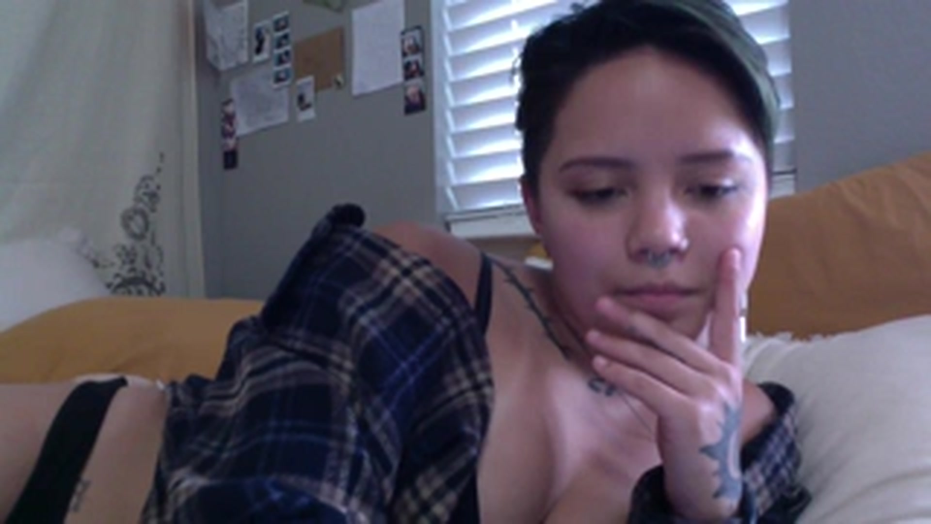 Gallery image thumbnail from xxRosesxx's myfreecams stream on, 08/20/2023, 21:36 image 16 of 20