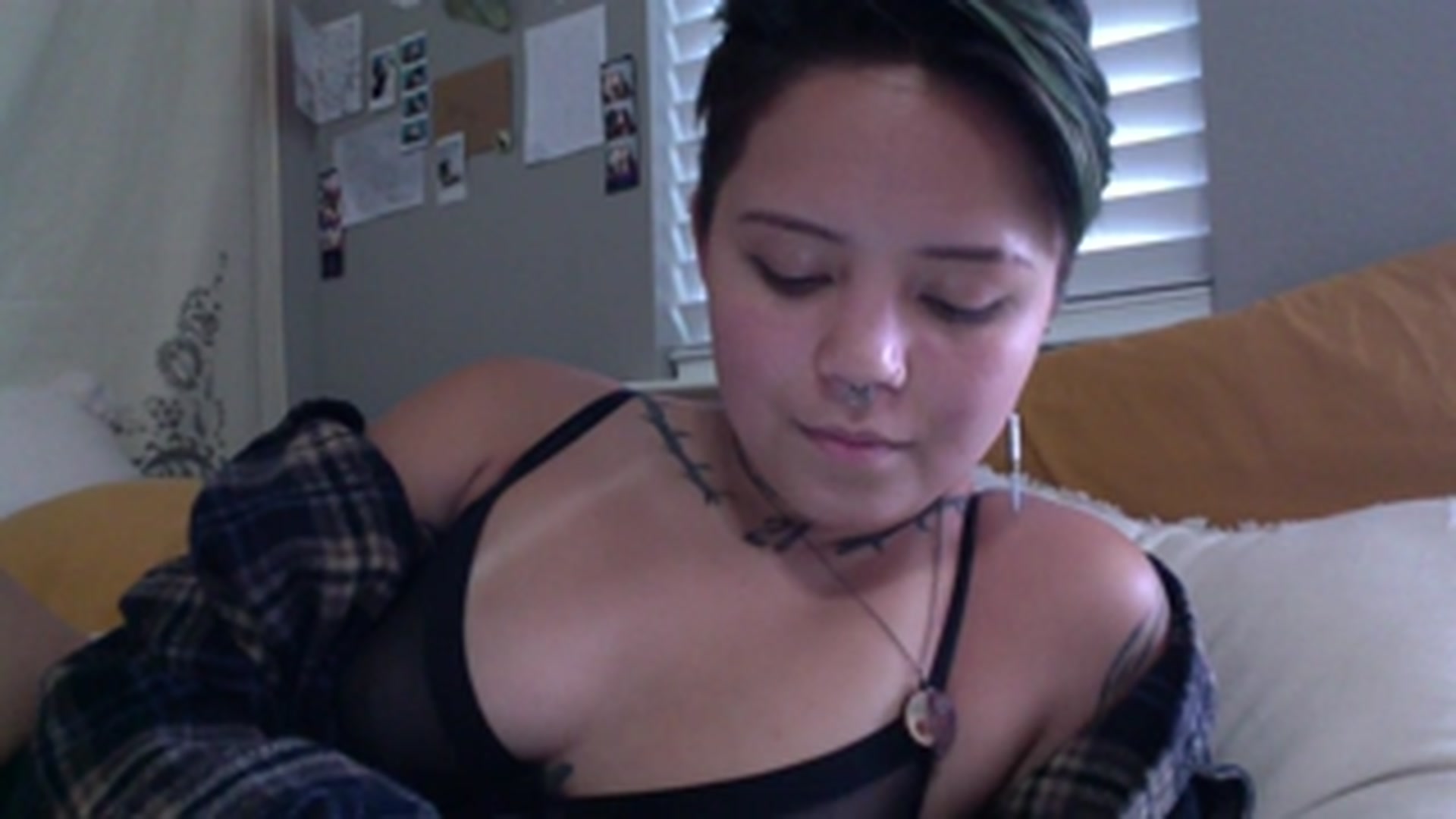 Gallery image thumbnail from xxRosesxx's myfreecams stream on, 08/20/2023, 21:36 image 10 of 20