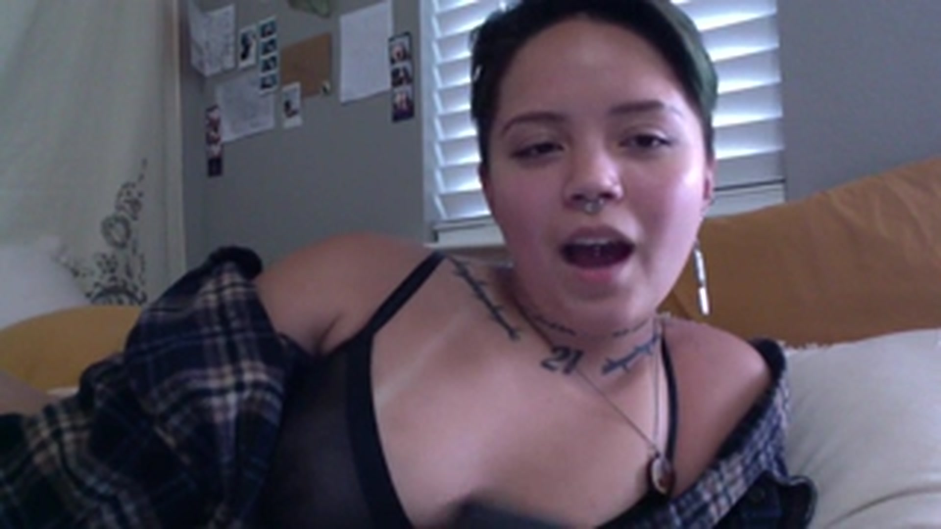Gallery image thumbnail from xxRosesxx's myfreecams stream on, 08/20/2023, 21:36 image 9 of 20