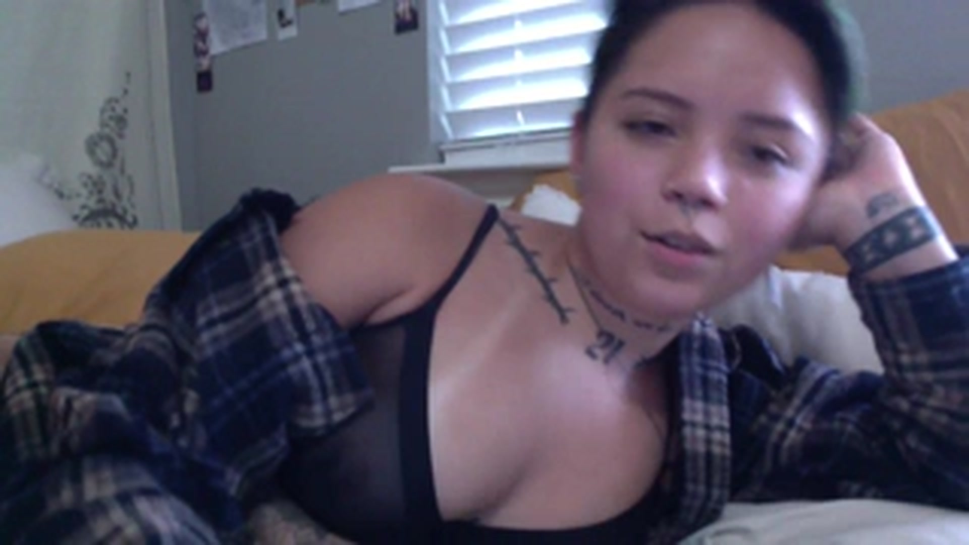 Gallery image thumbnail from xxRosesxx's myfreecams stream on, 08/20/2023, 21:36 image 1 of 20