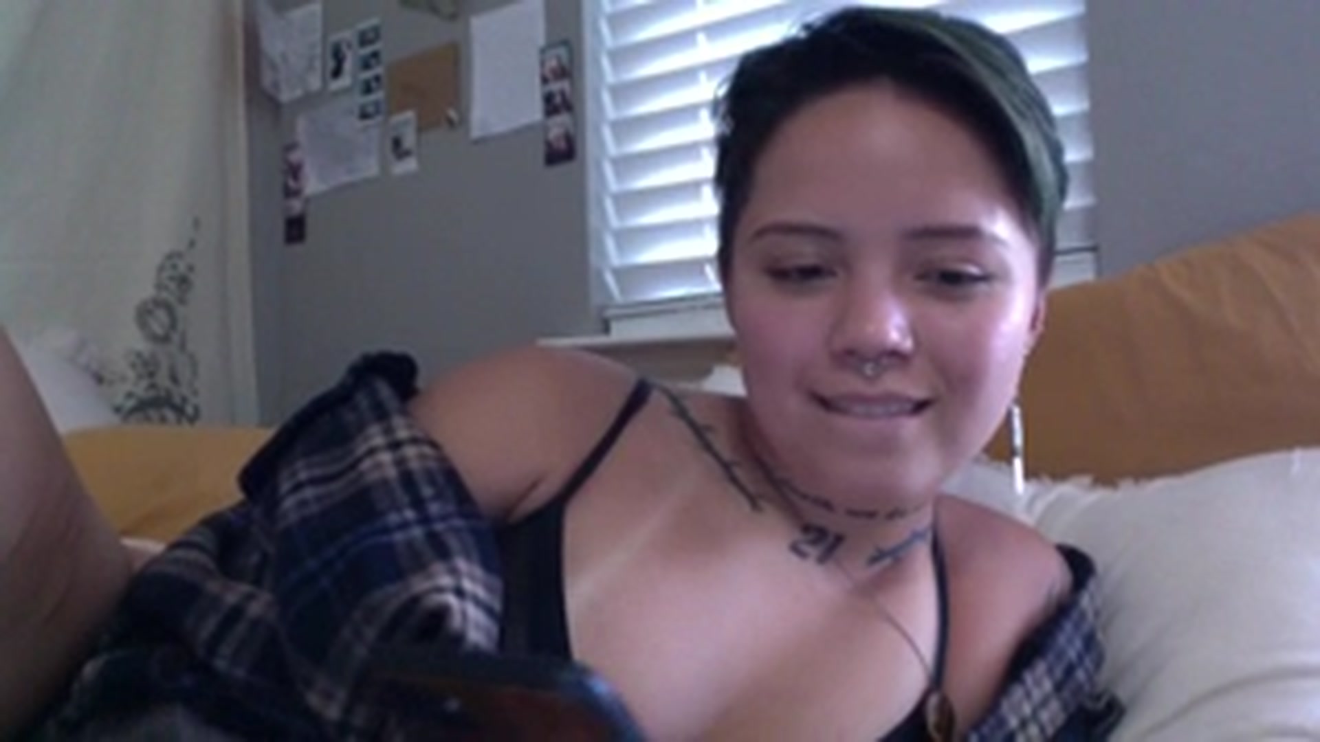Gallery image thumbnail from xxRosesxx's myfreecams stream on, 08/20/2023, 21:36 image 15 of 20
