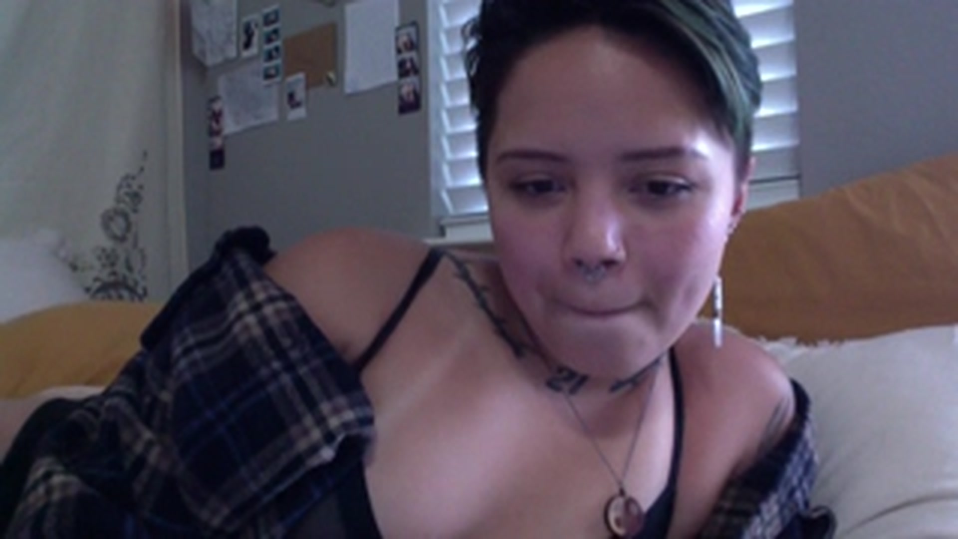 Gallery image thumbnail from xxRosesxx's myfreecams stream on, 08/20/2023, 21:36 image 13 of 20