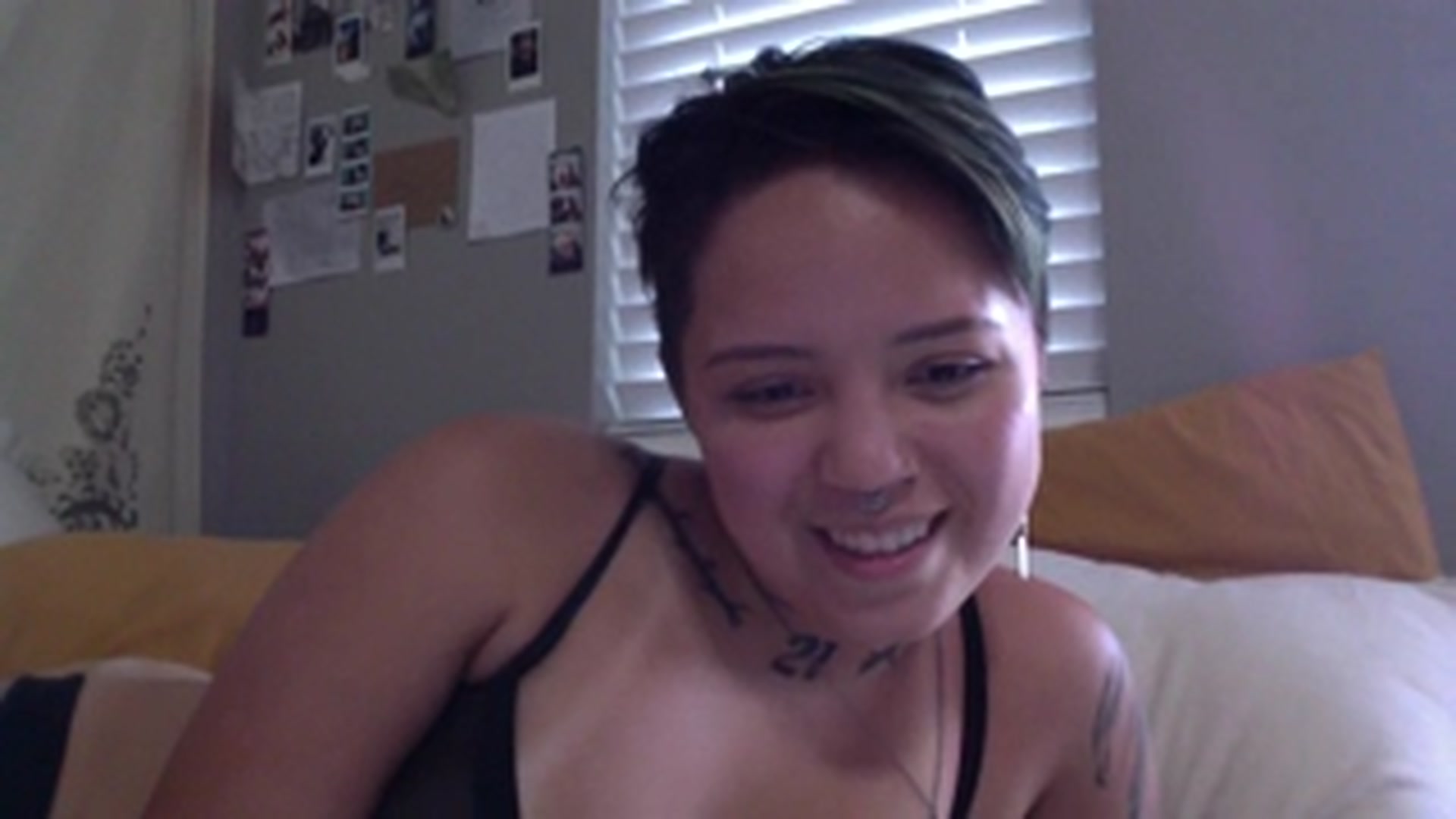 Gallery image thumbnail from xxRosesxx's myfreecams stream on, 08/20/2023, 21:36 image 18 of 20