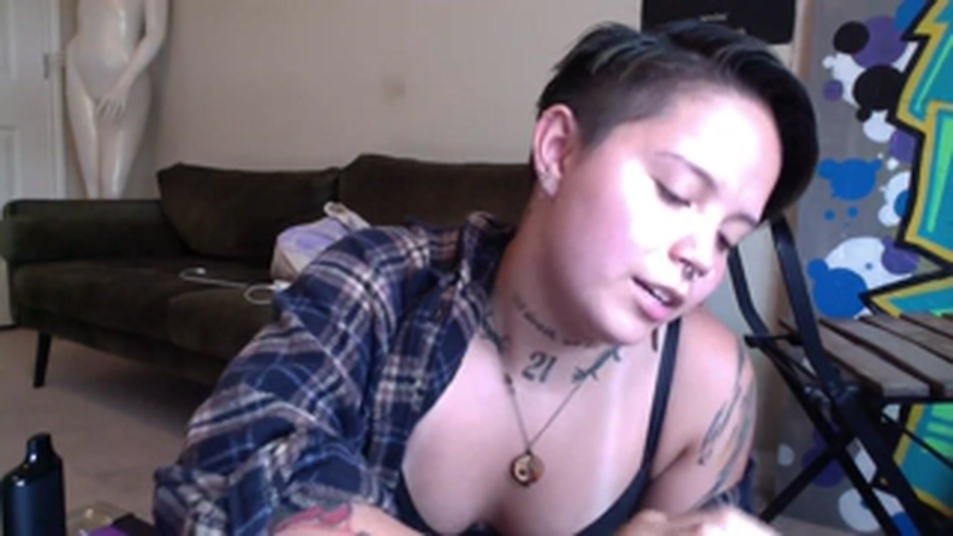 Gallery image thumbnail from xxRosesxx's myfreecams stream on, 08/24/2023, 23:05 image 16 of 20