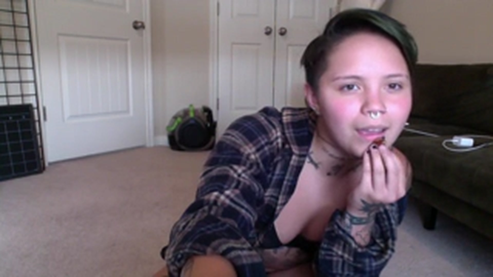 Gallery image thumbnail from xxRosesxx's myfreecams stream on, 08/24/2023, 23:50 image 13 of 20