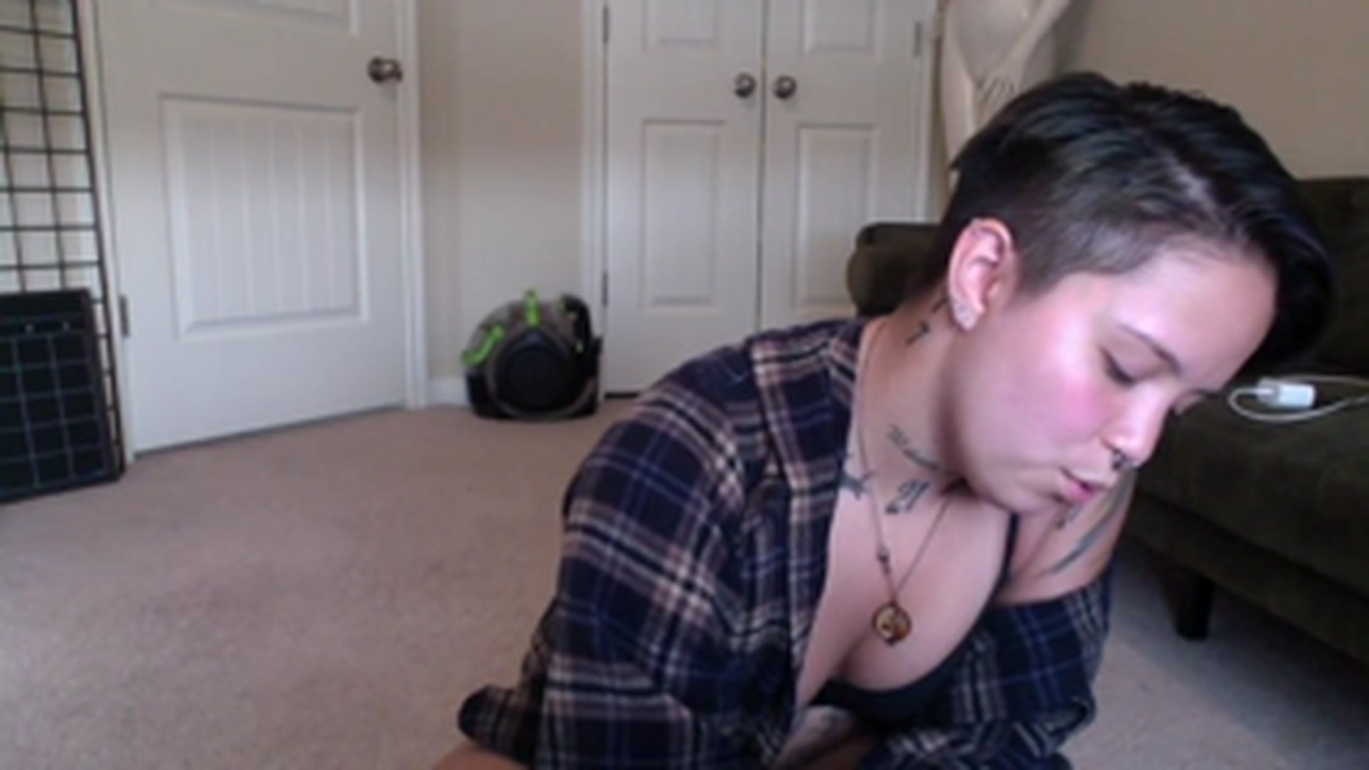 Gallery image thumbnail from xxRosesxx's myfreecams stream on, 08/24/2023, 23:50 image 17 of 20