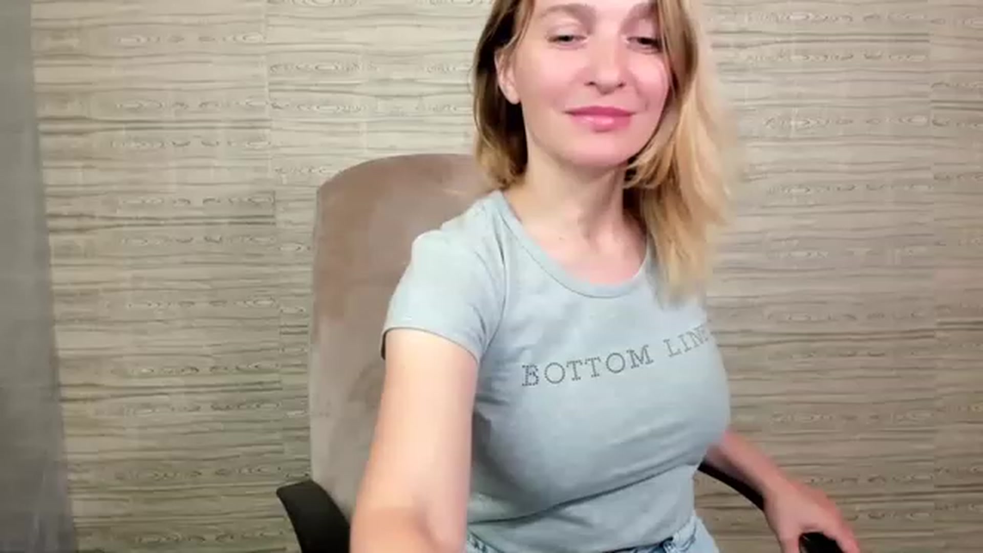 Gallery image thumbnail from xx_code's myfreecams stream on, 06/24/2023, 22:36 image 19 of 20