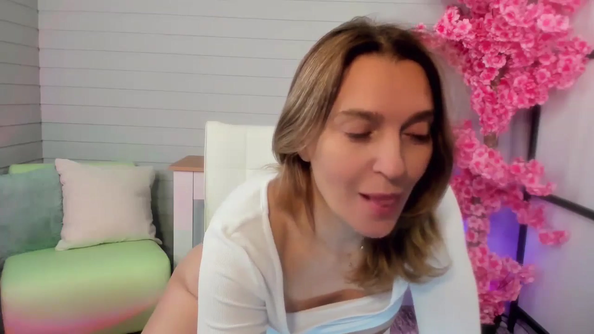 Gallery image thumbnail from xx_code's myfreecams stream on, 11/03/2024, 09:09 image 2 of 20