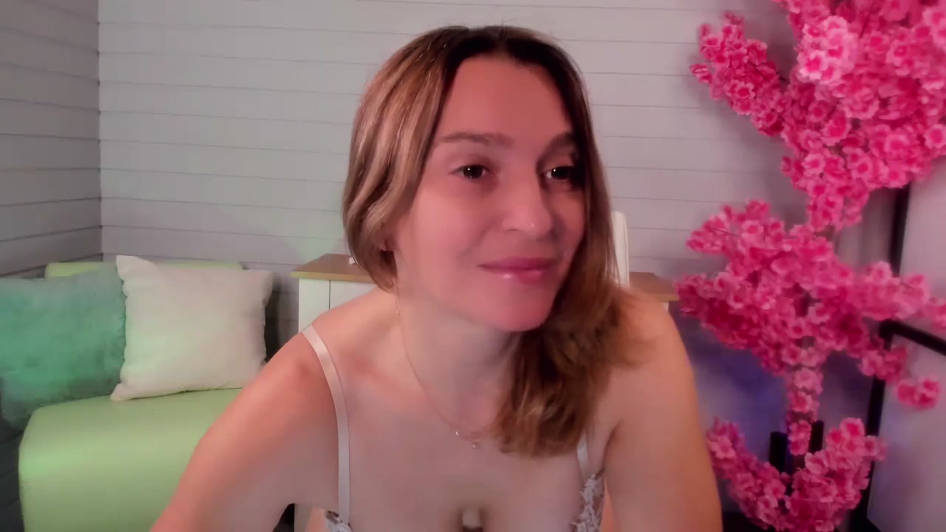 Gallery image thumbnail from xx_code's myfreecams stream on, 11/04/2024, 08:30 image 8 of 20