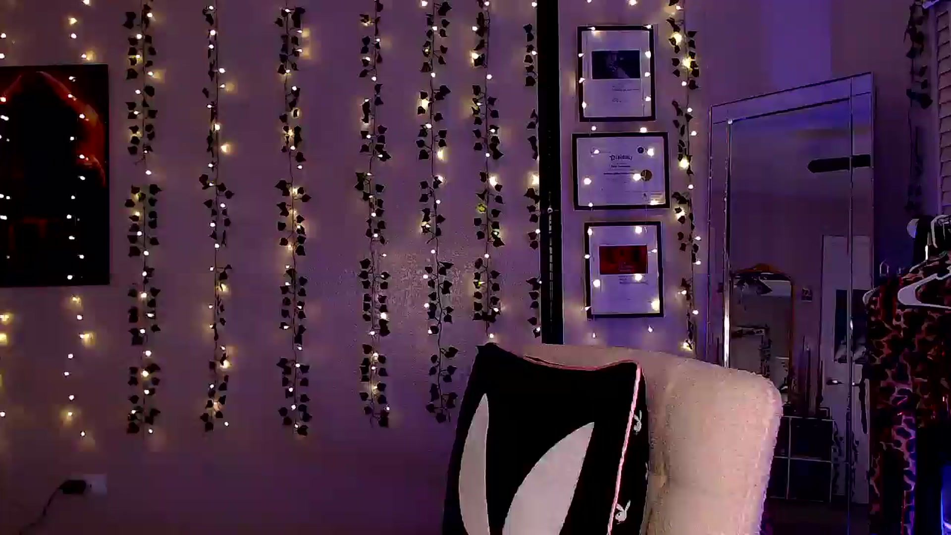 Gallery image thumbnail from xxbabyghostxx's myfreecams stream on, 03/06/2025, 03:58 image 13 of 20