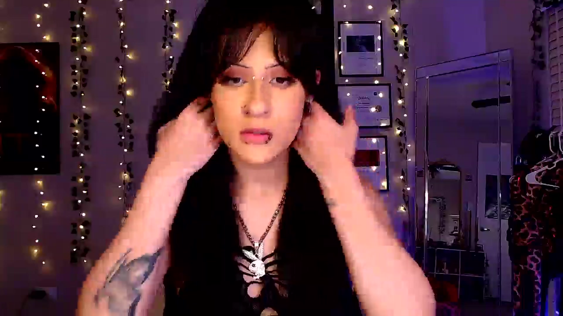 Gallery image thumbnail from xxbabyghostxx's myfreecams stream on, 03/16/2025, 05:08 image 10 of 20