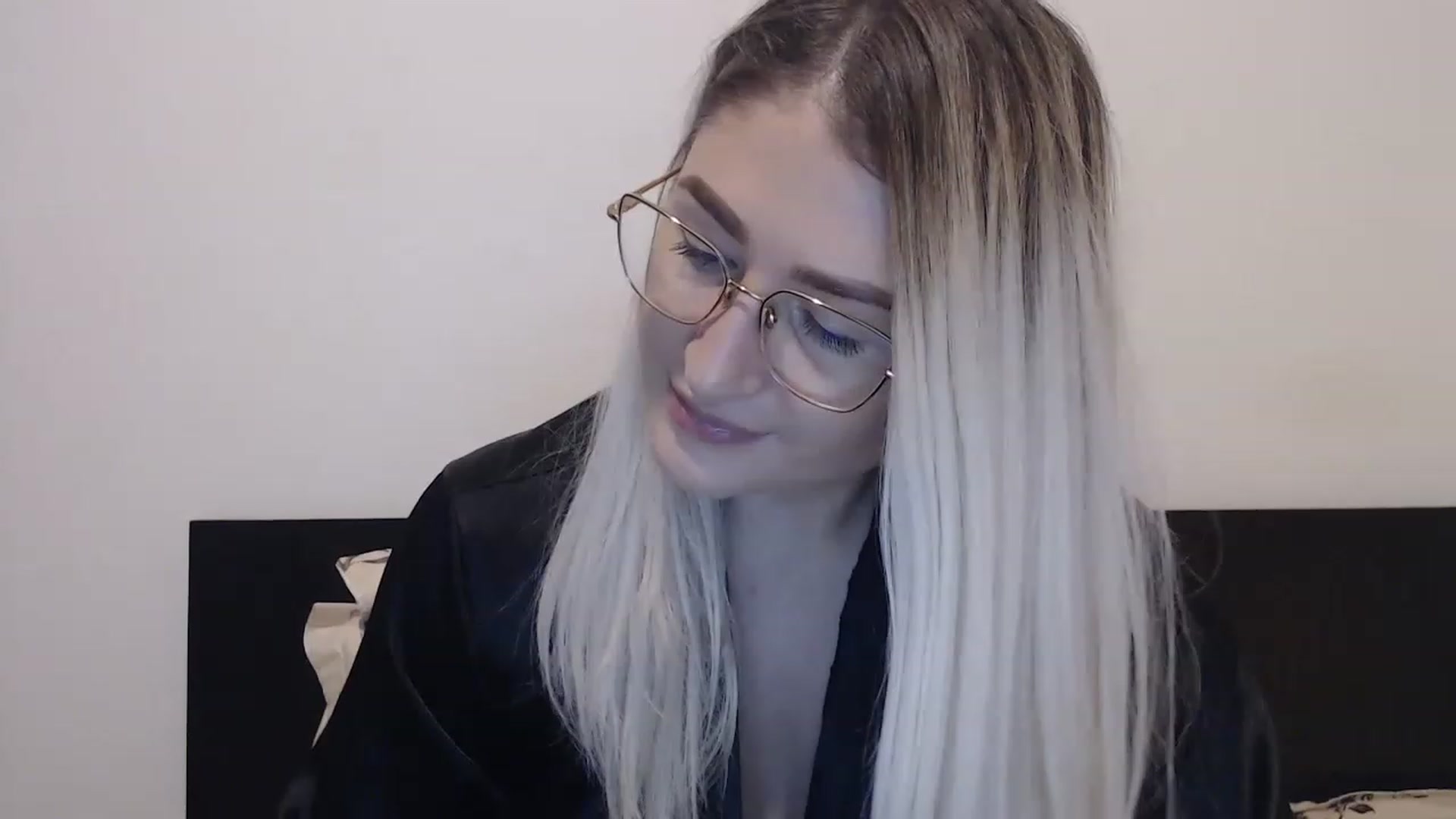 Gallery image thumbnail from xxeveex's myfreecams stream on, 11/23/2022, 14:18 image 17 of 20