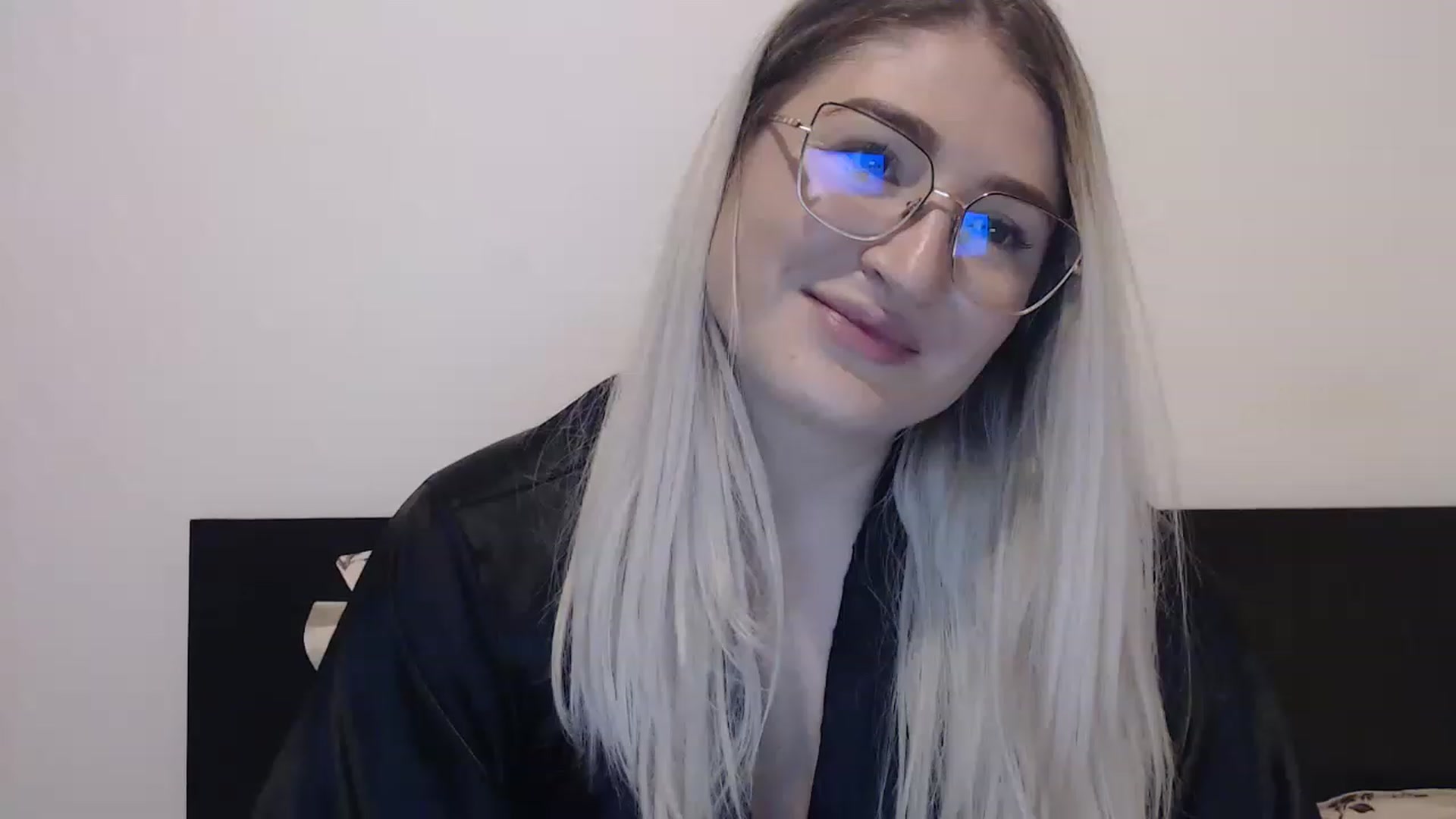 Gallery image thumbnail from xxeveex's myfreecams stream on, 11/23/2022, 14:18 image 18 of 20
