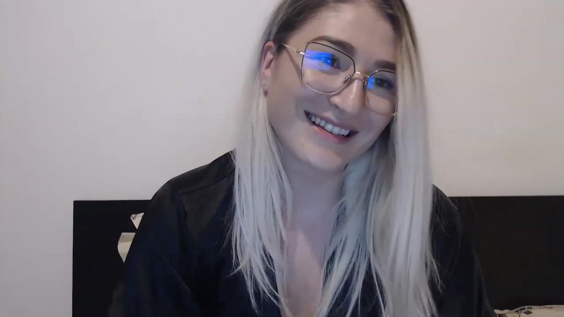 Gallery image thumbnail from xxeveex's myfreecams stream on, 11/23/2022, 14:18 image 15 of 20