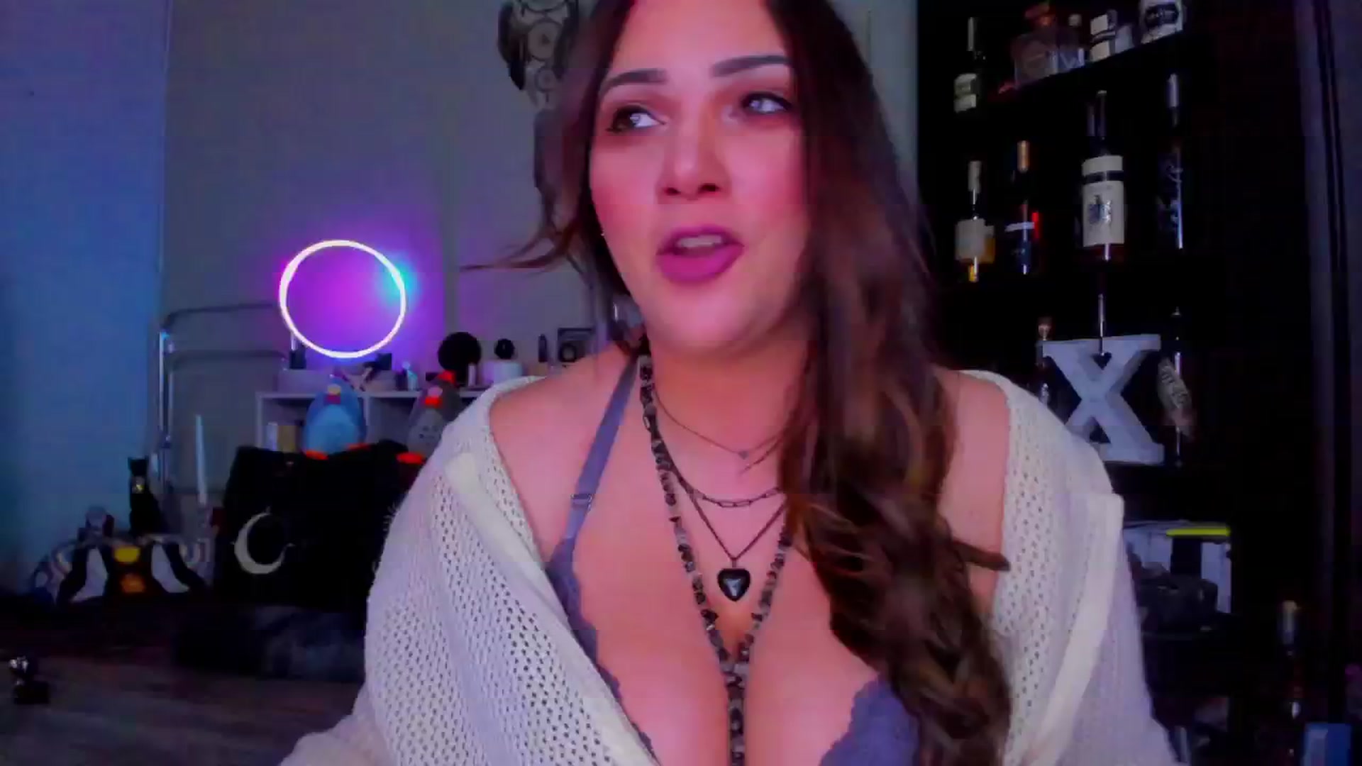 Gallery image thumbnail from xxquizit's myfreecams stream on, 03/24/2026, 04:15 image 6 of 20