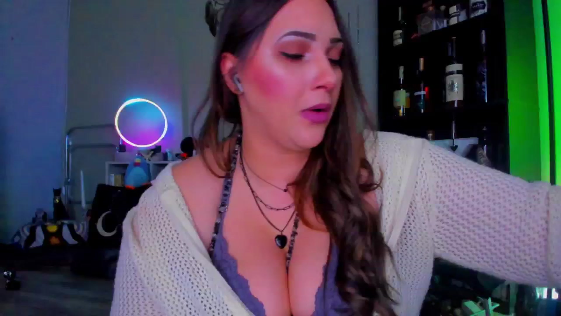 Gallery image thumbnail from xxquizit's myfreecams stream on, 03/24/2026, 04:15 image 3 of 20