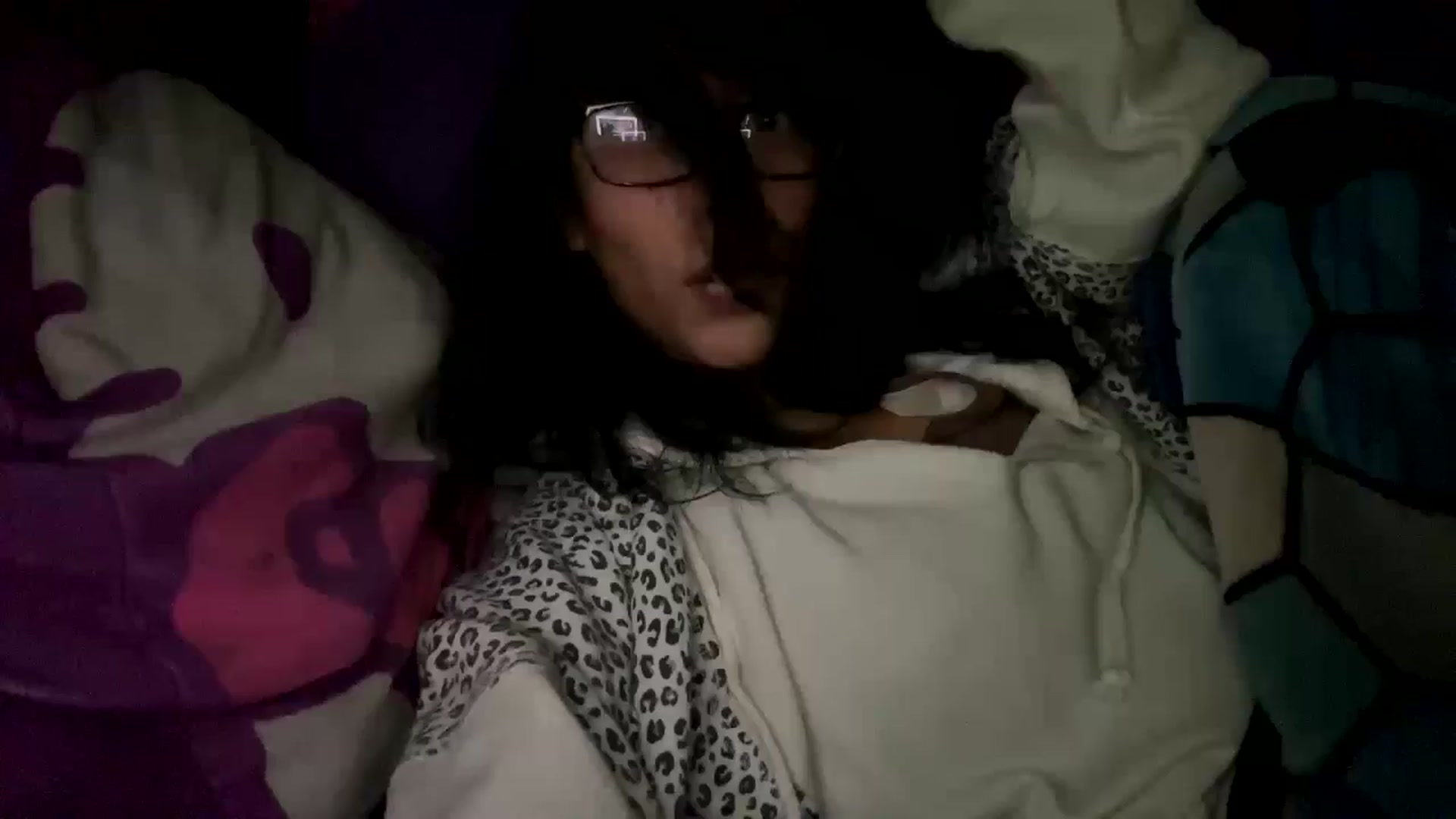 Gallery image thumbnail from xxunkocn's myfreecams stream on, 11/15/2024, 08:31 image 4 of 20