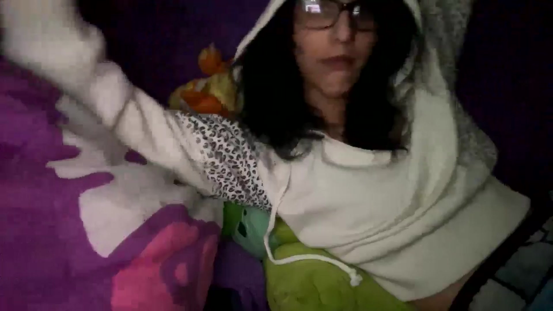 Gallery image thumbnail from xxunkocn's myfreecams stream on, 11/15/2024, 08:31 image 13 of 20